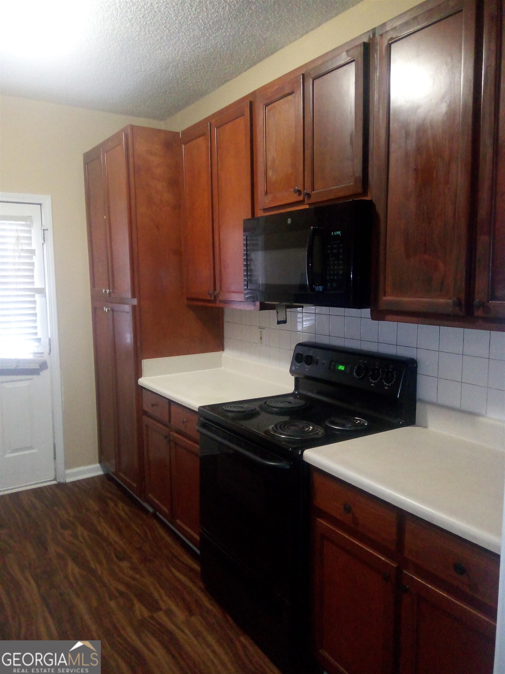 8630 Thomas Road Property Photo 3