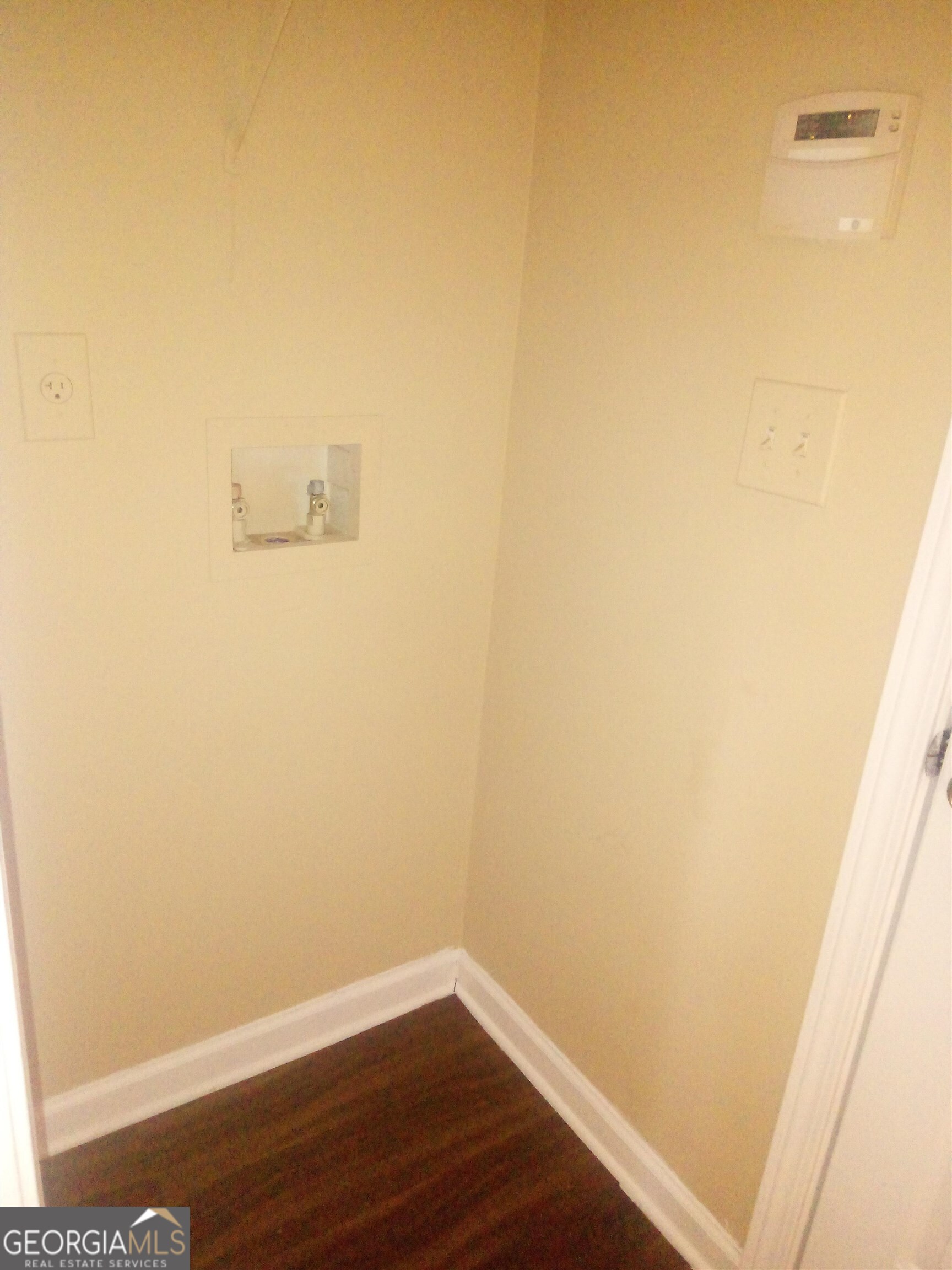 8630 Thomas Road Property Photo 6