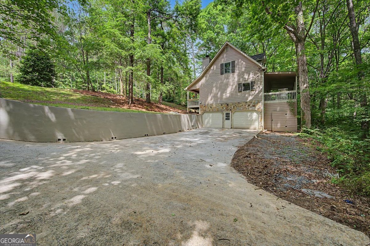 251 Paces Lakes Drive Property Photo 2