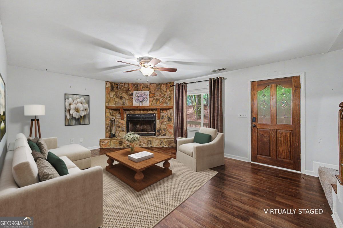 251 Paces Lakes Drive Property Photo 6