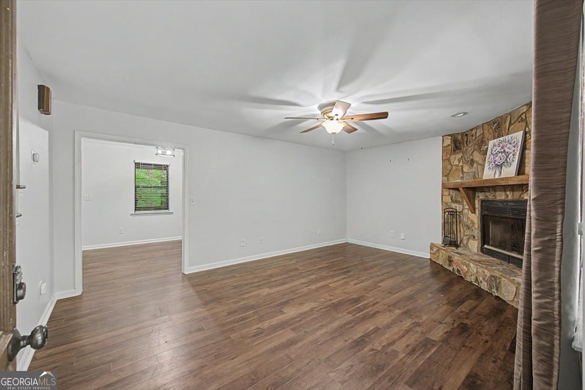 251 Paces Lakes Drive Property Photo 7