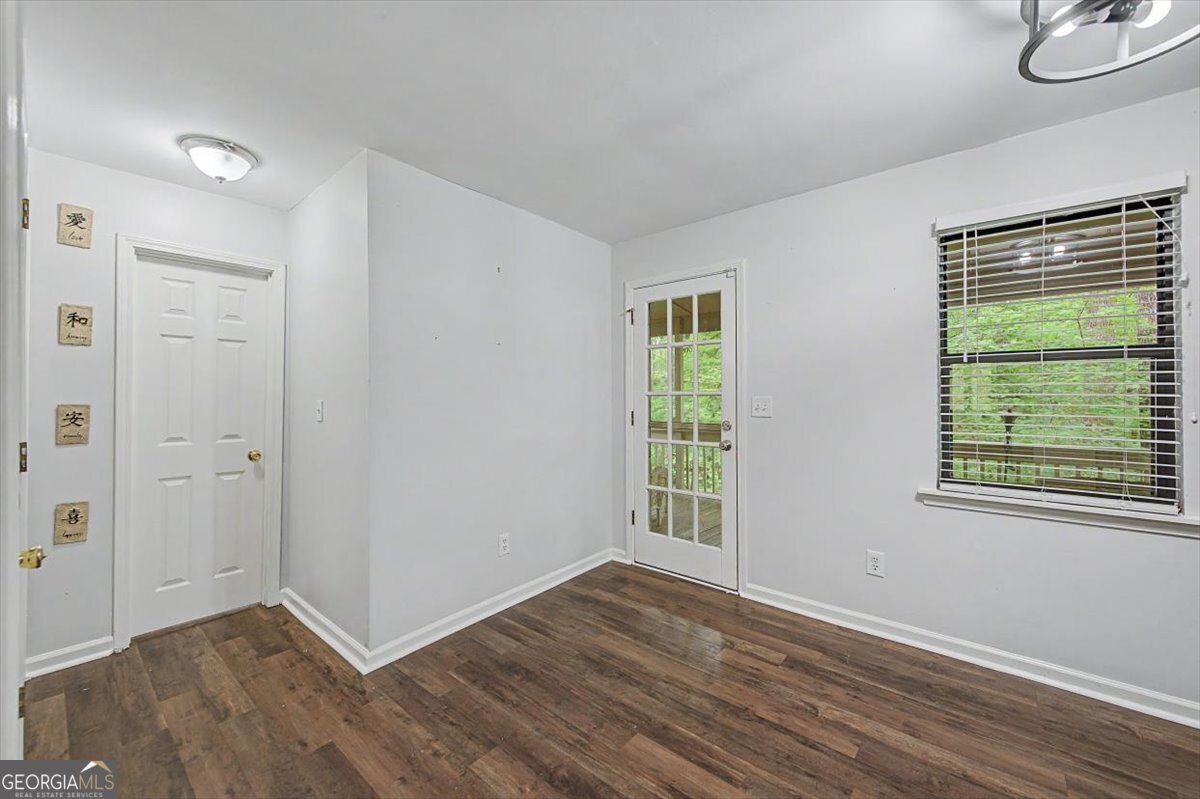 251 Paces Lakes Drive Property Photo 15