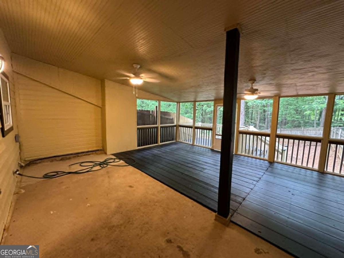 6717 Lakewood Drive Property Photo 8