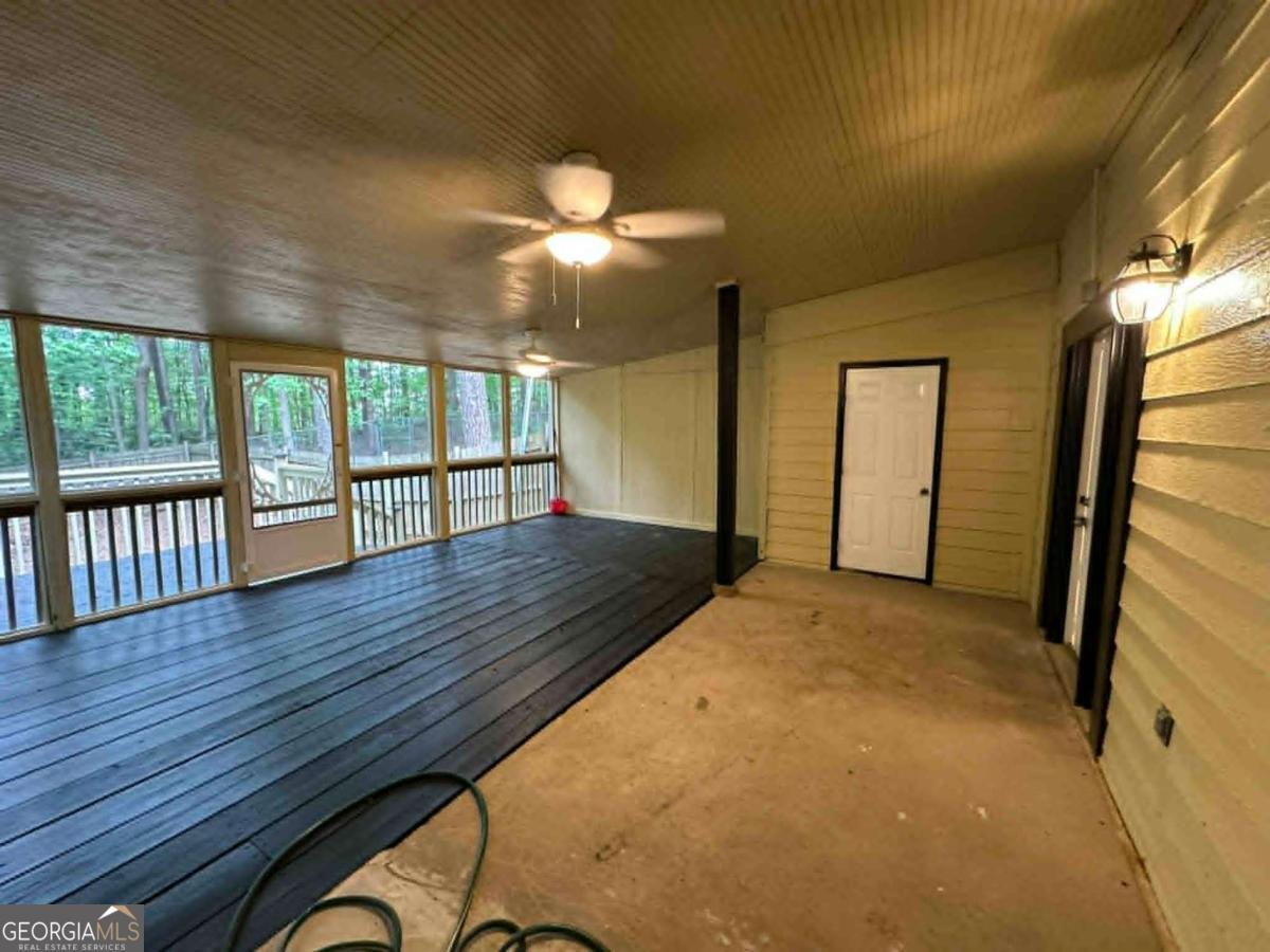 6717 Lakewood Drive Property Photo 9