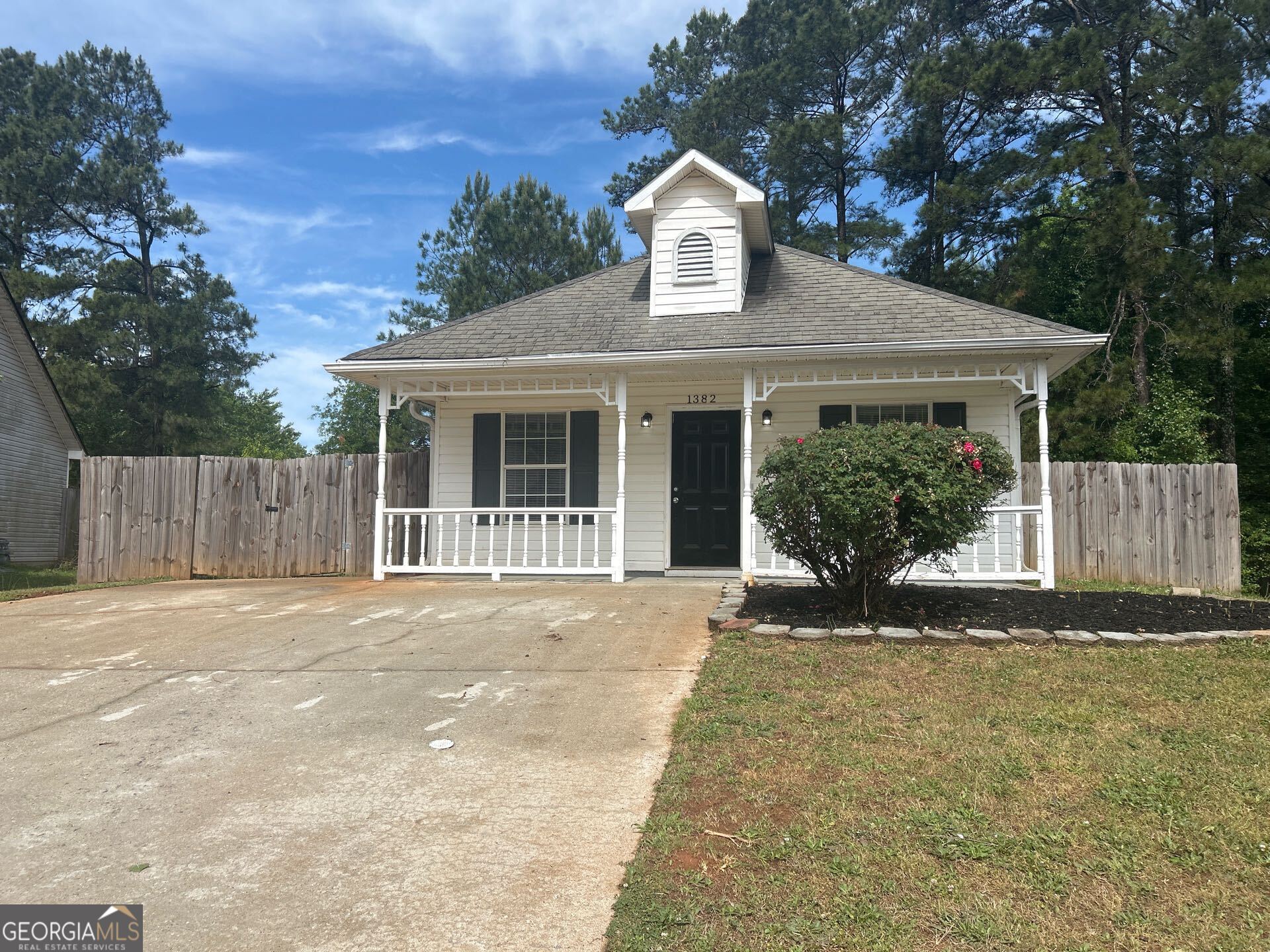 1382 N Hampton Drive Property Photo 1