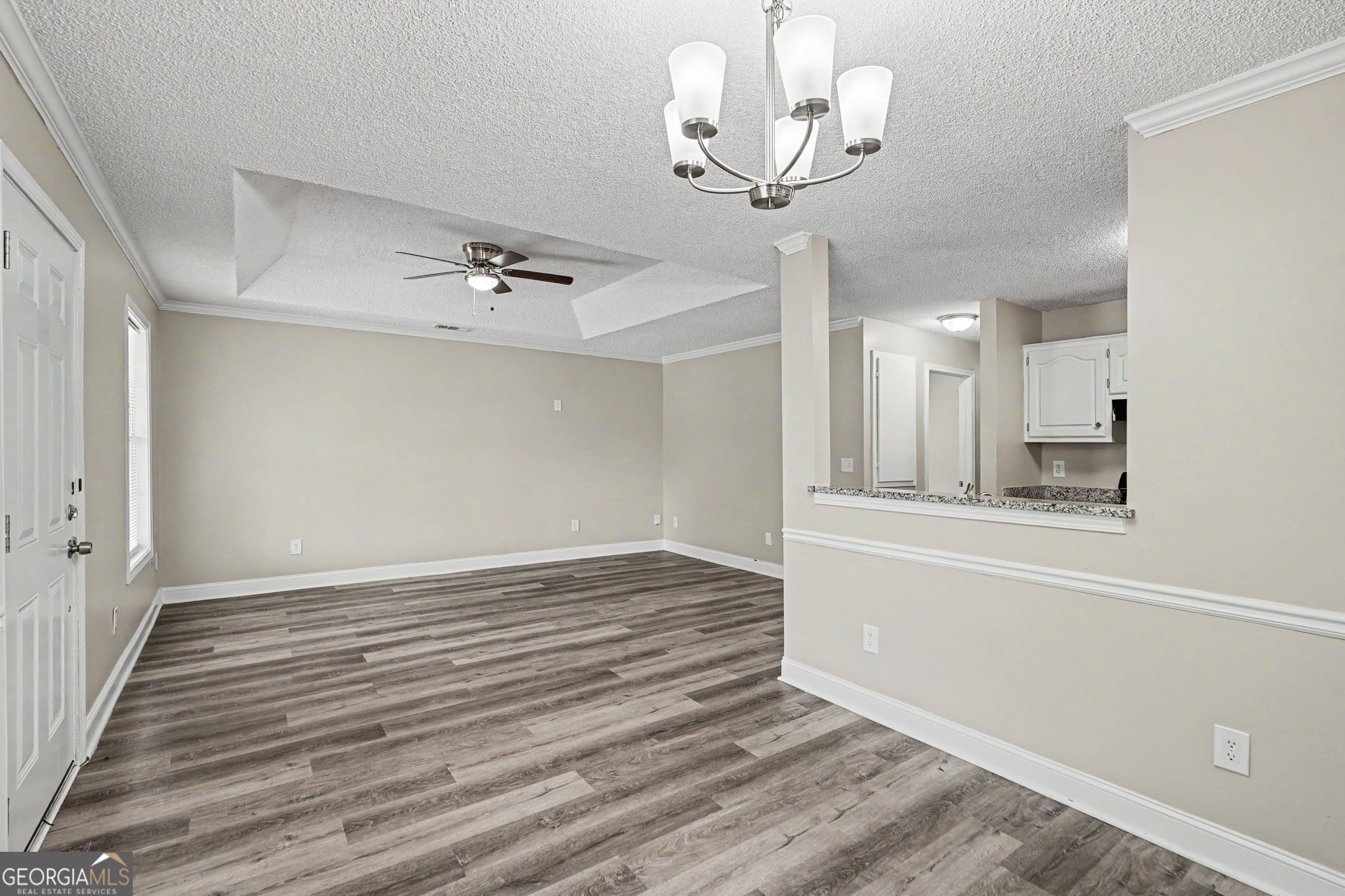 1382 N Hampton Drive Property Photo 3