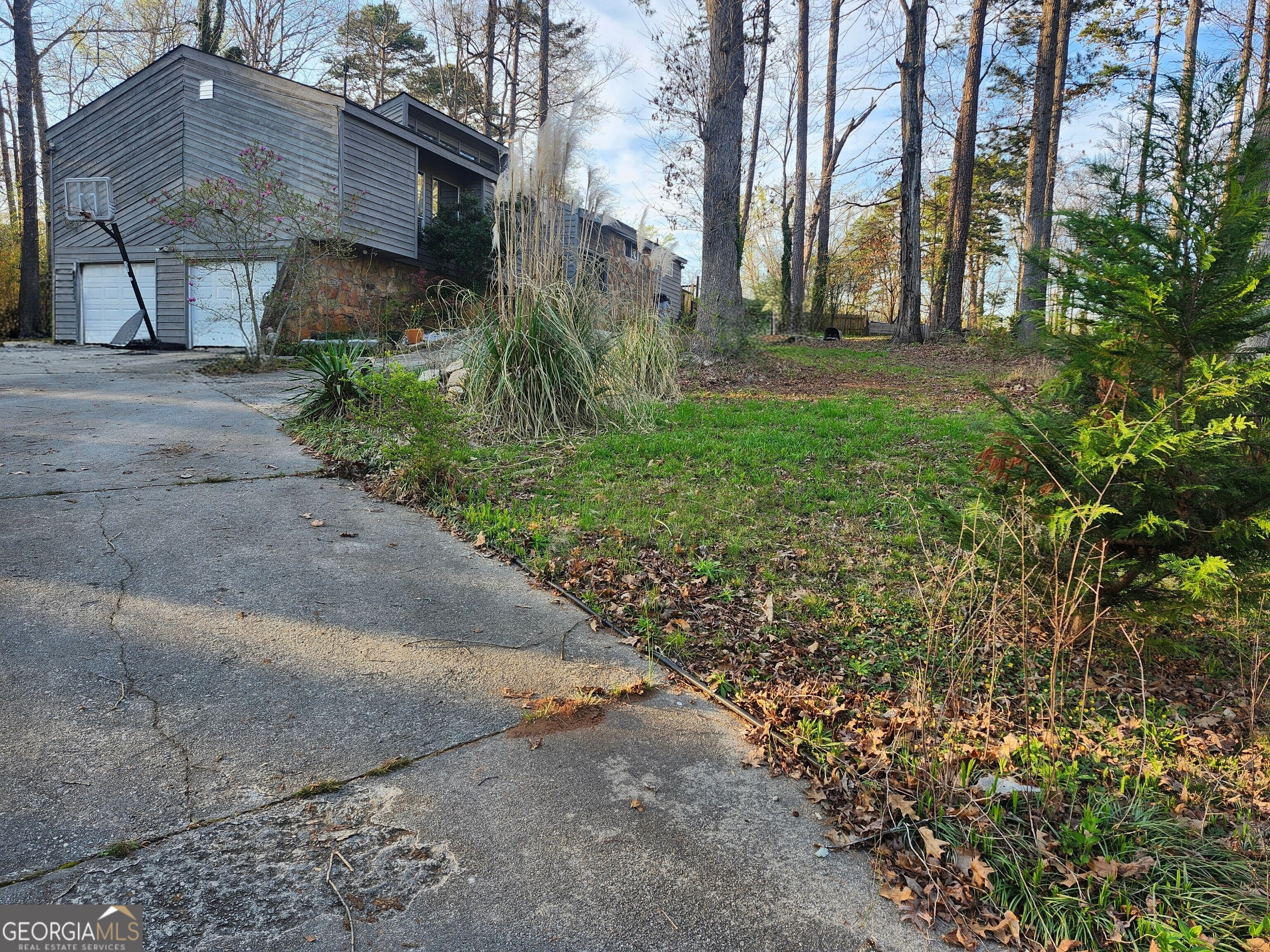 3316 Sweetwater Drive Property Photo 3