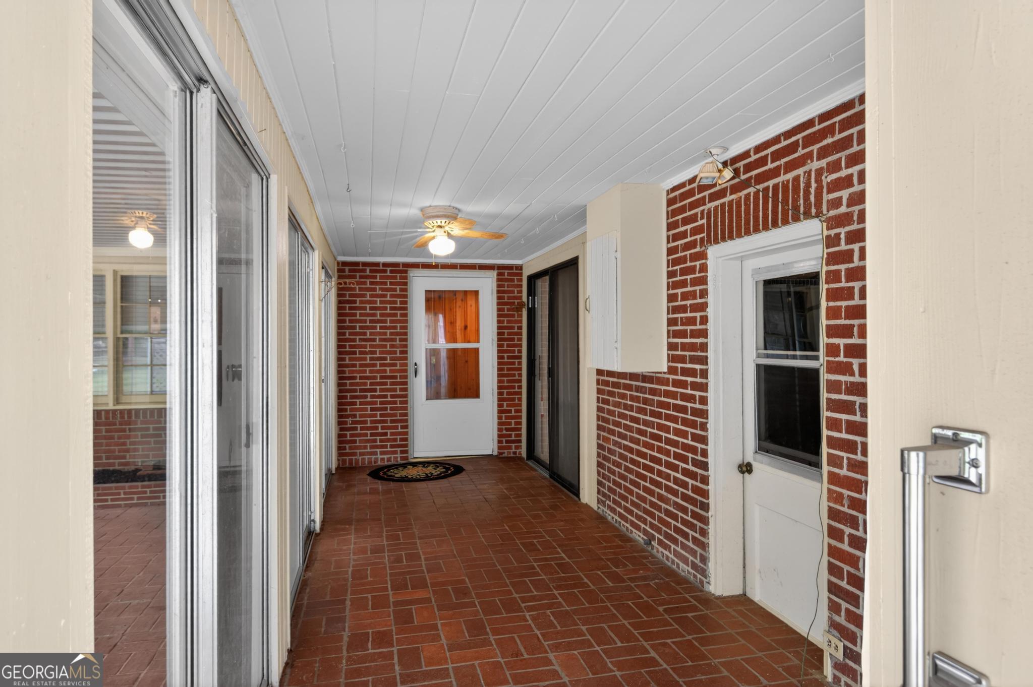 447 S College Street Property Photo 8