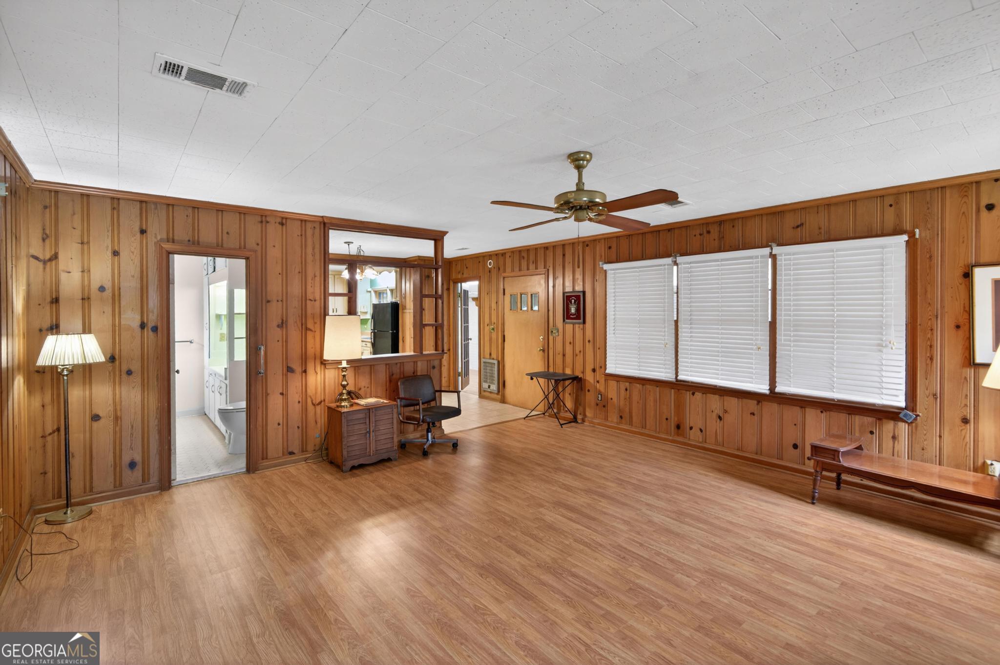 447 S College Street Property Photo 10
