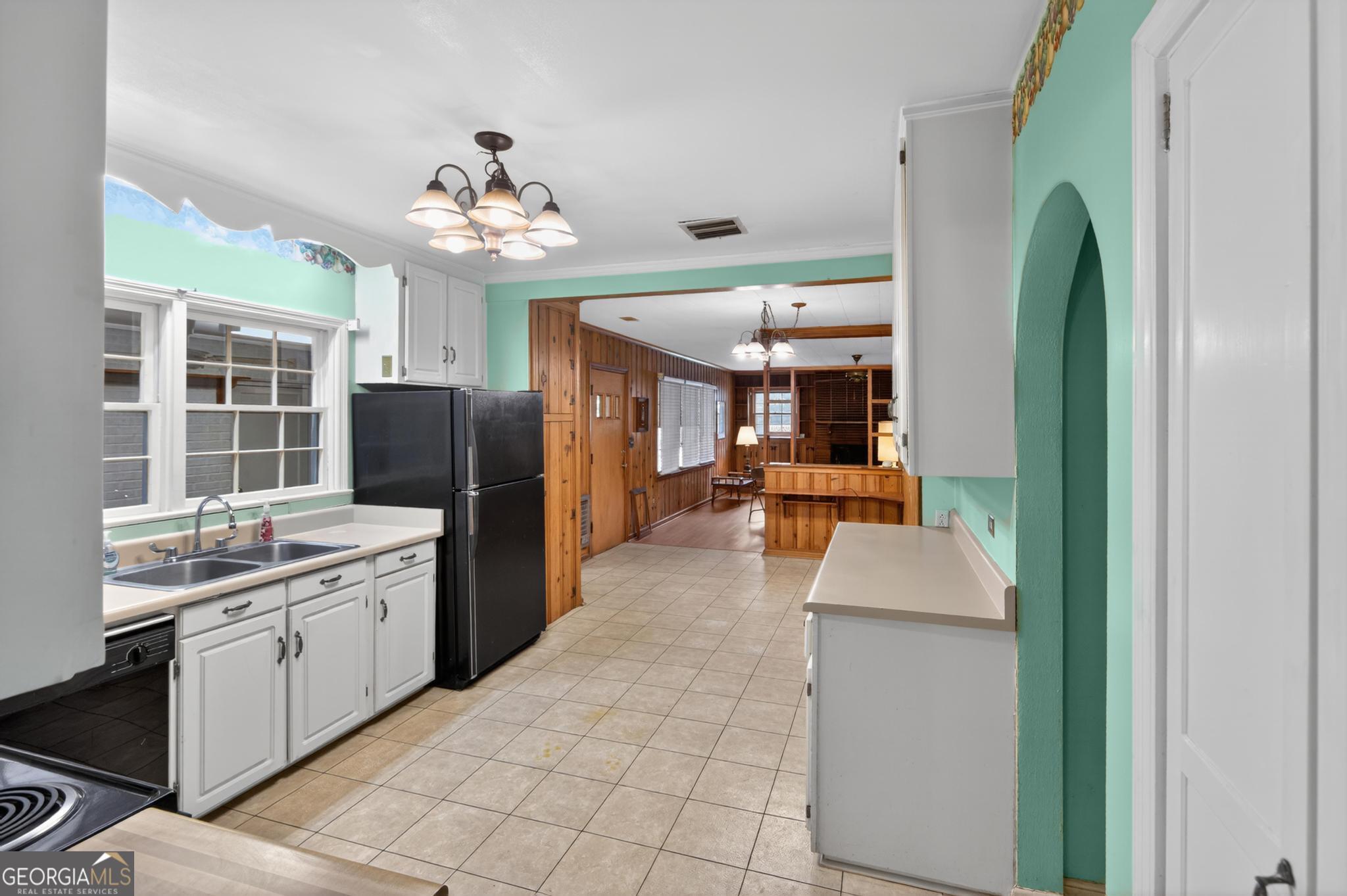 447 S College Street Property Photo 17