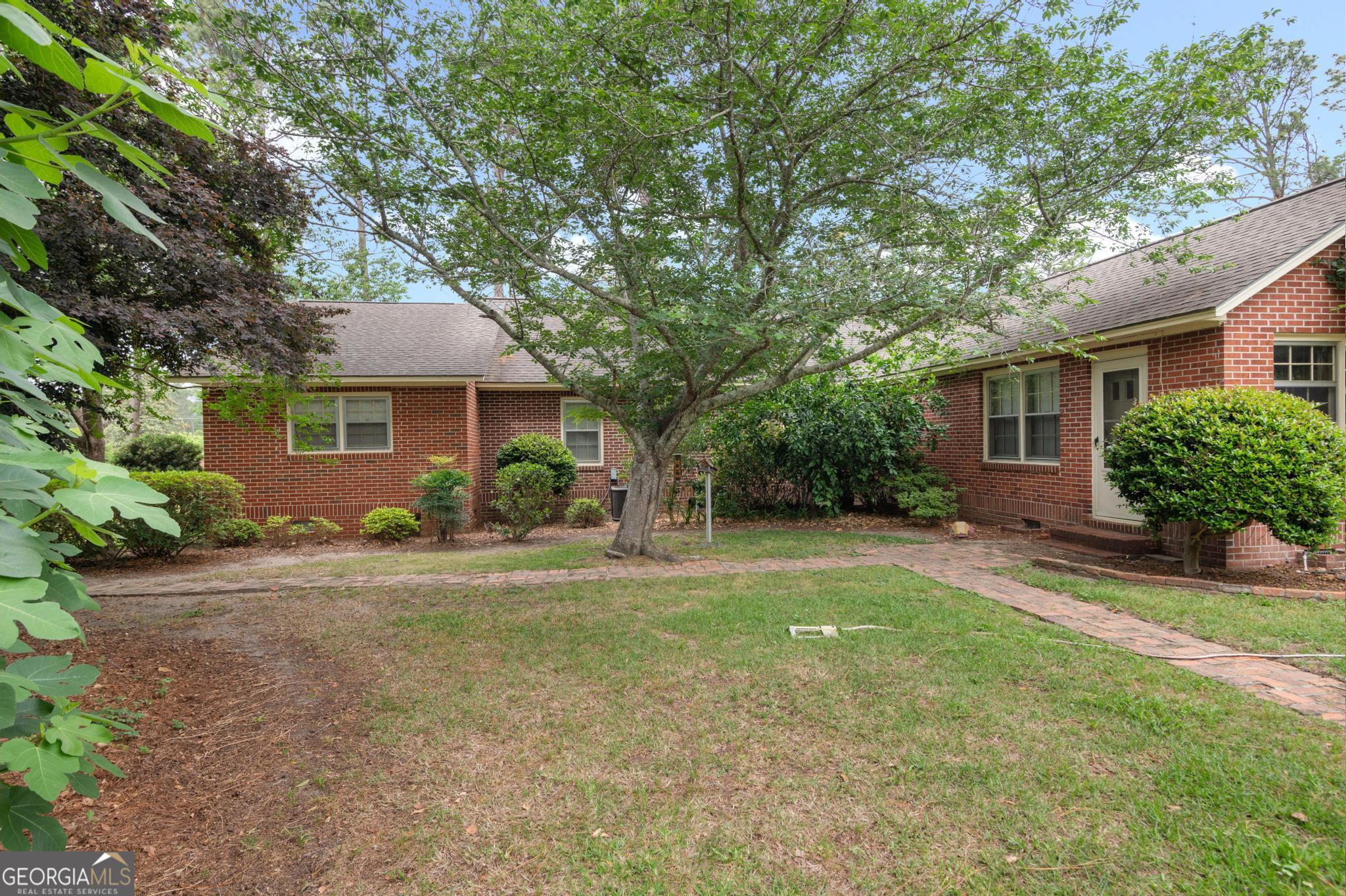 447 S College Street Property Photo 45