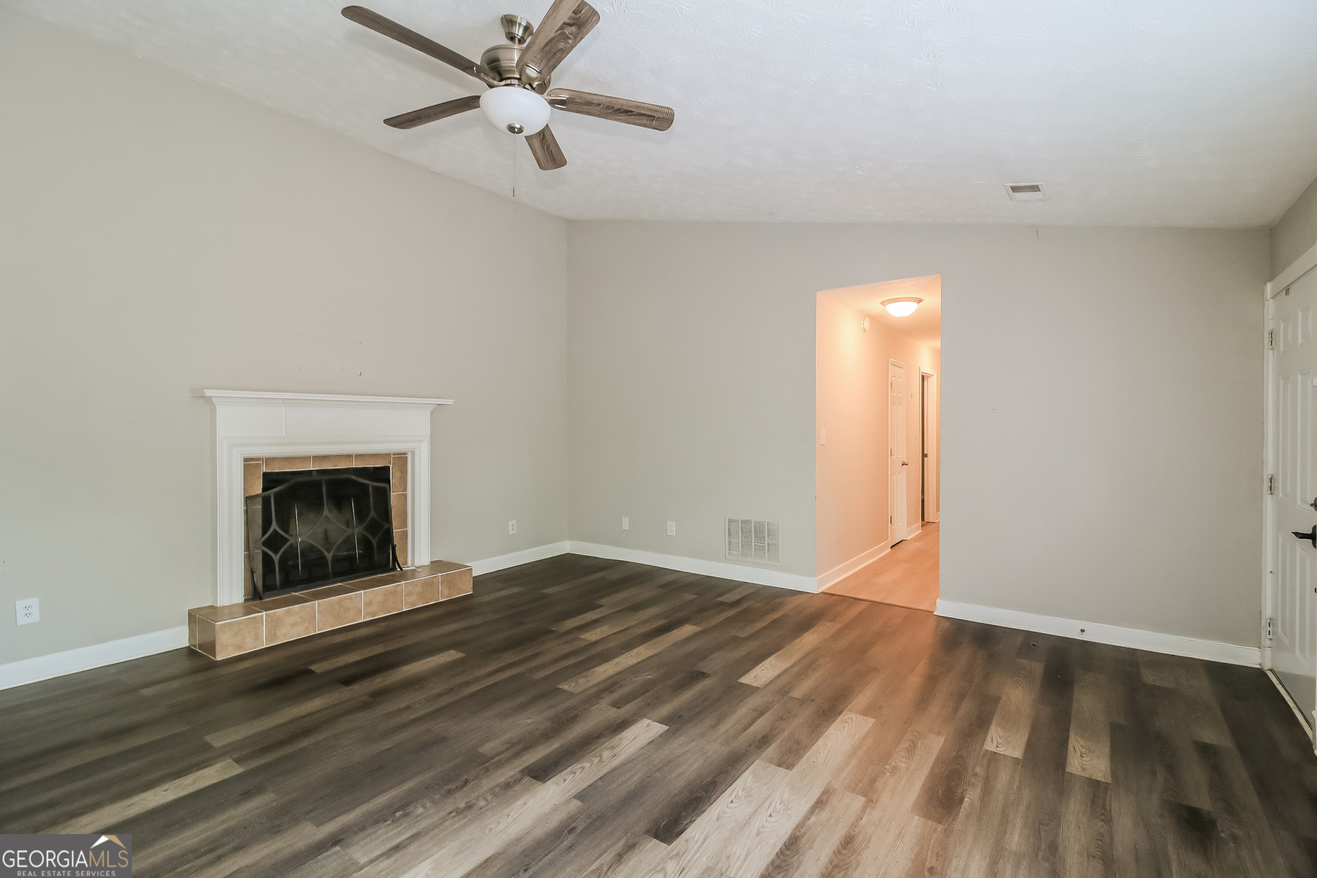 1106 Reynolds Court Property Photo 3