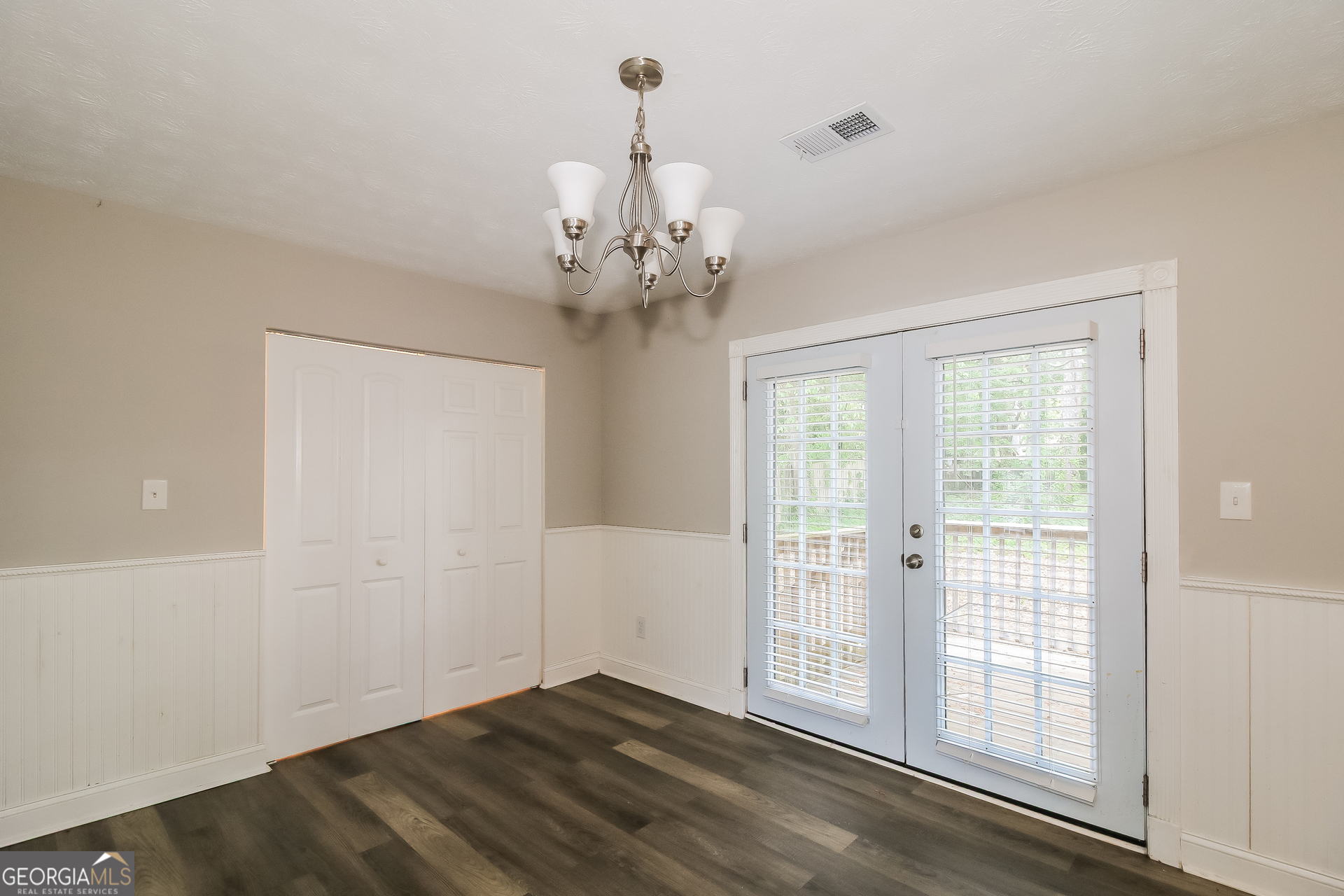 1106 Reynolds Court Property Photo 5