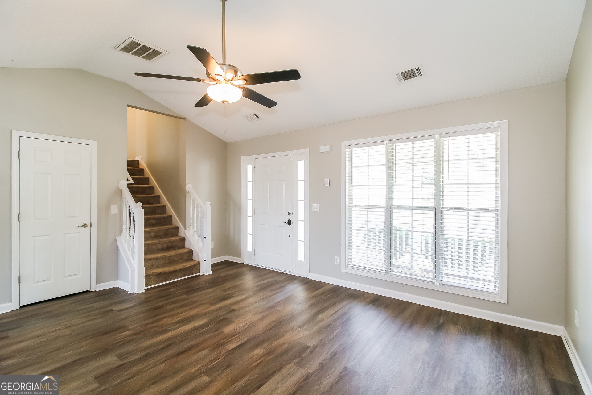 5991 Waggoner Court Property Photo 4