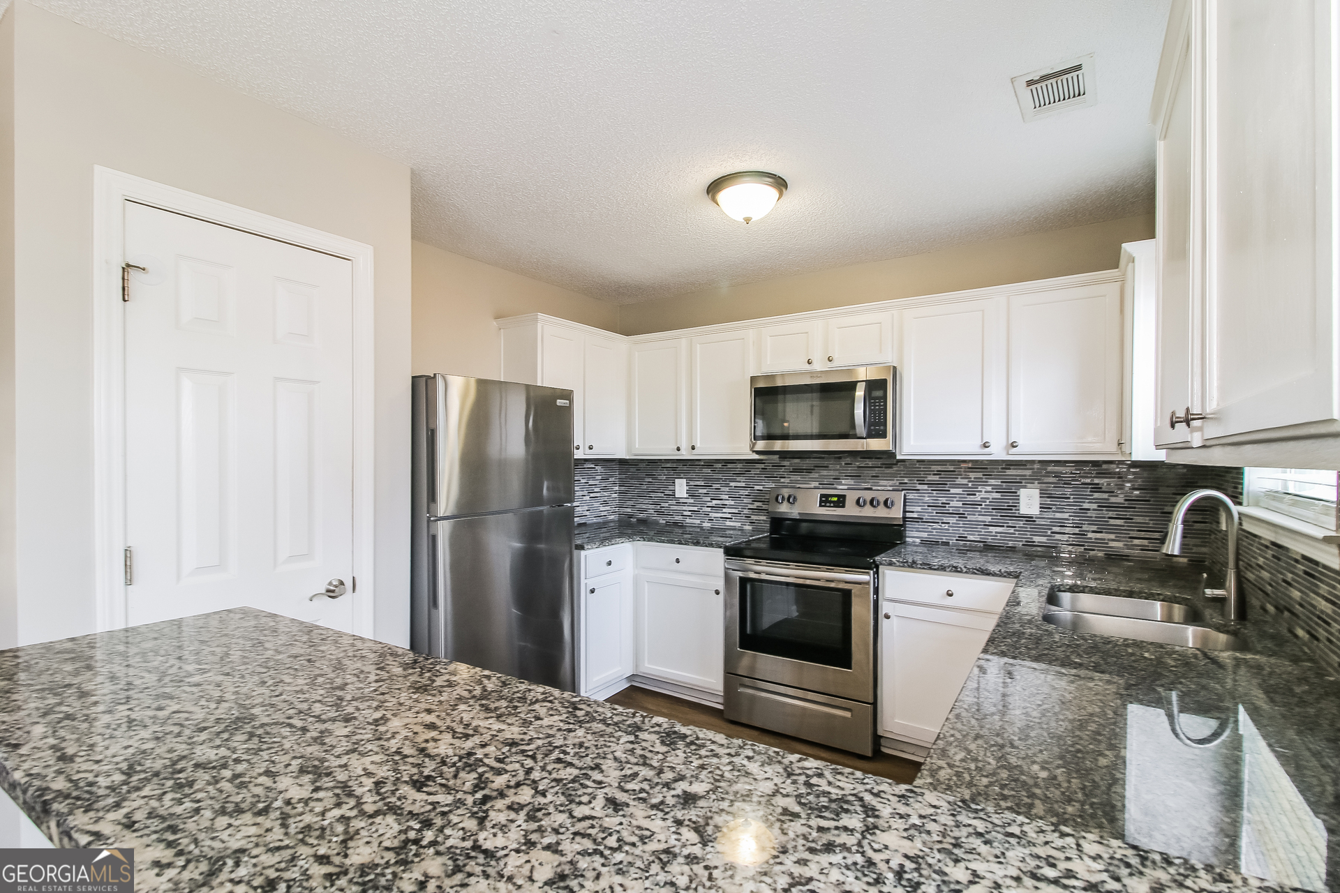 5991 Waggoner Court Property Photo 6