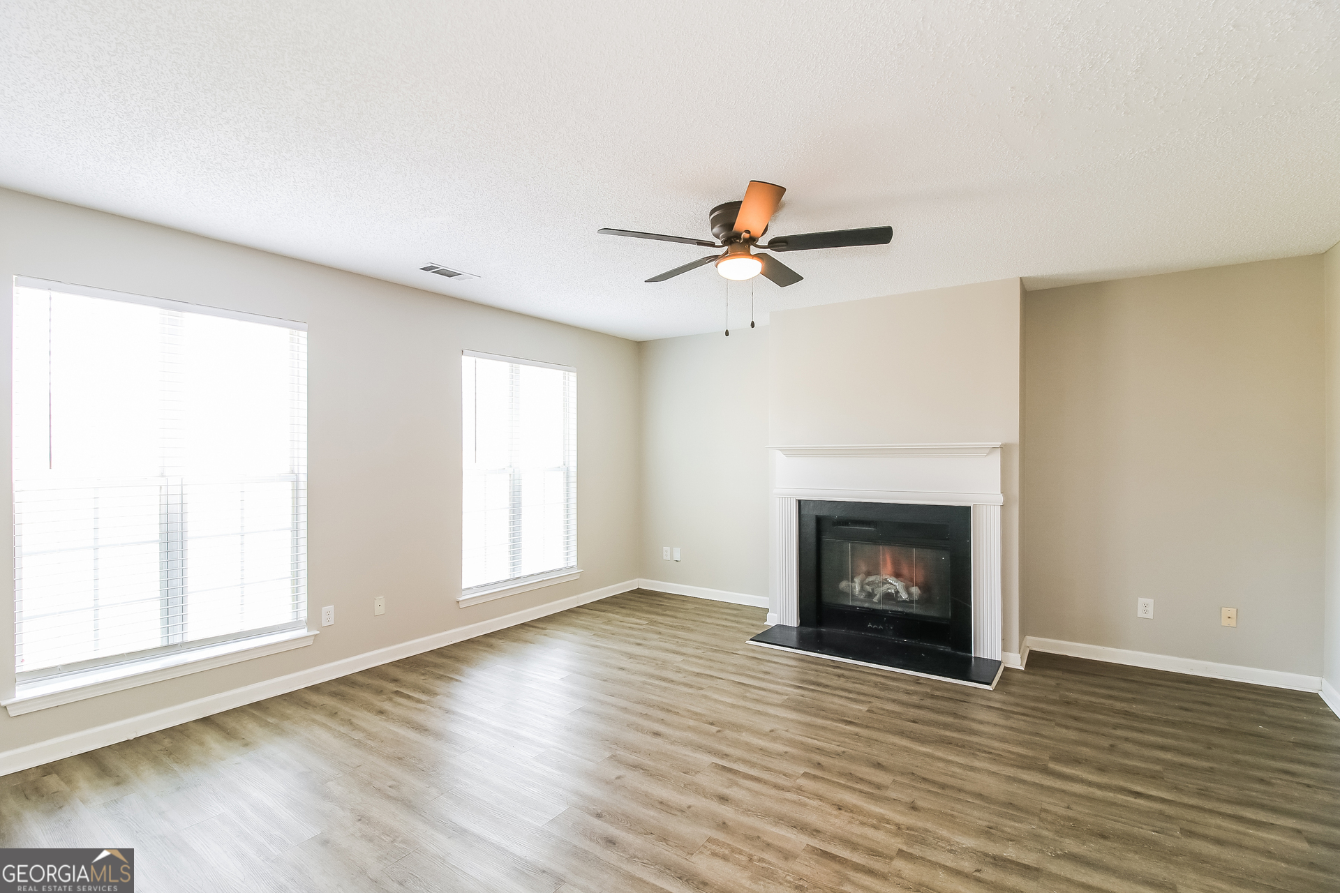 5991 Waggoner Court Property Photo 9