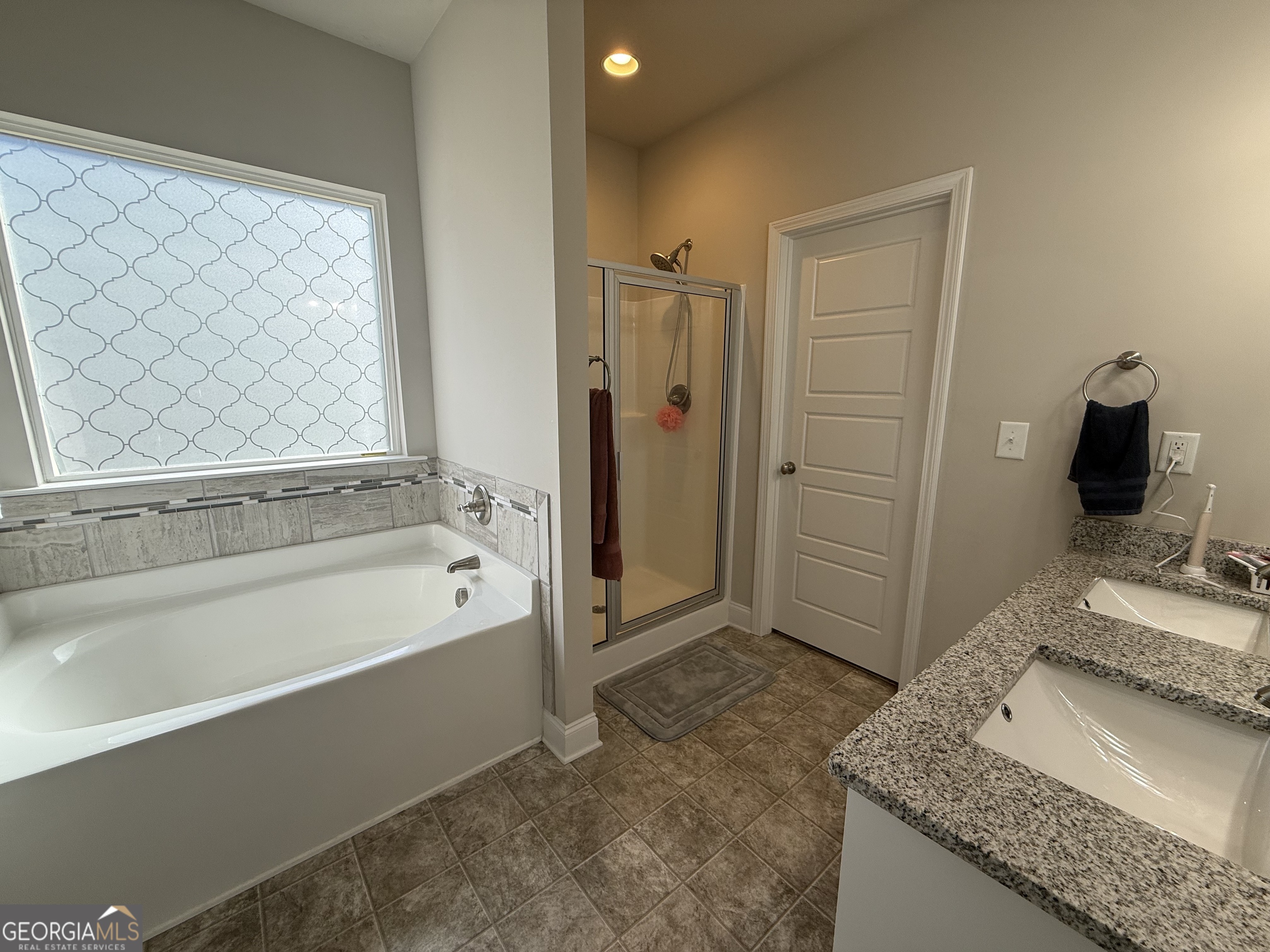 136 Pebble Lane Property Photo 9
