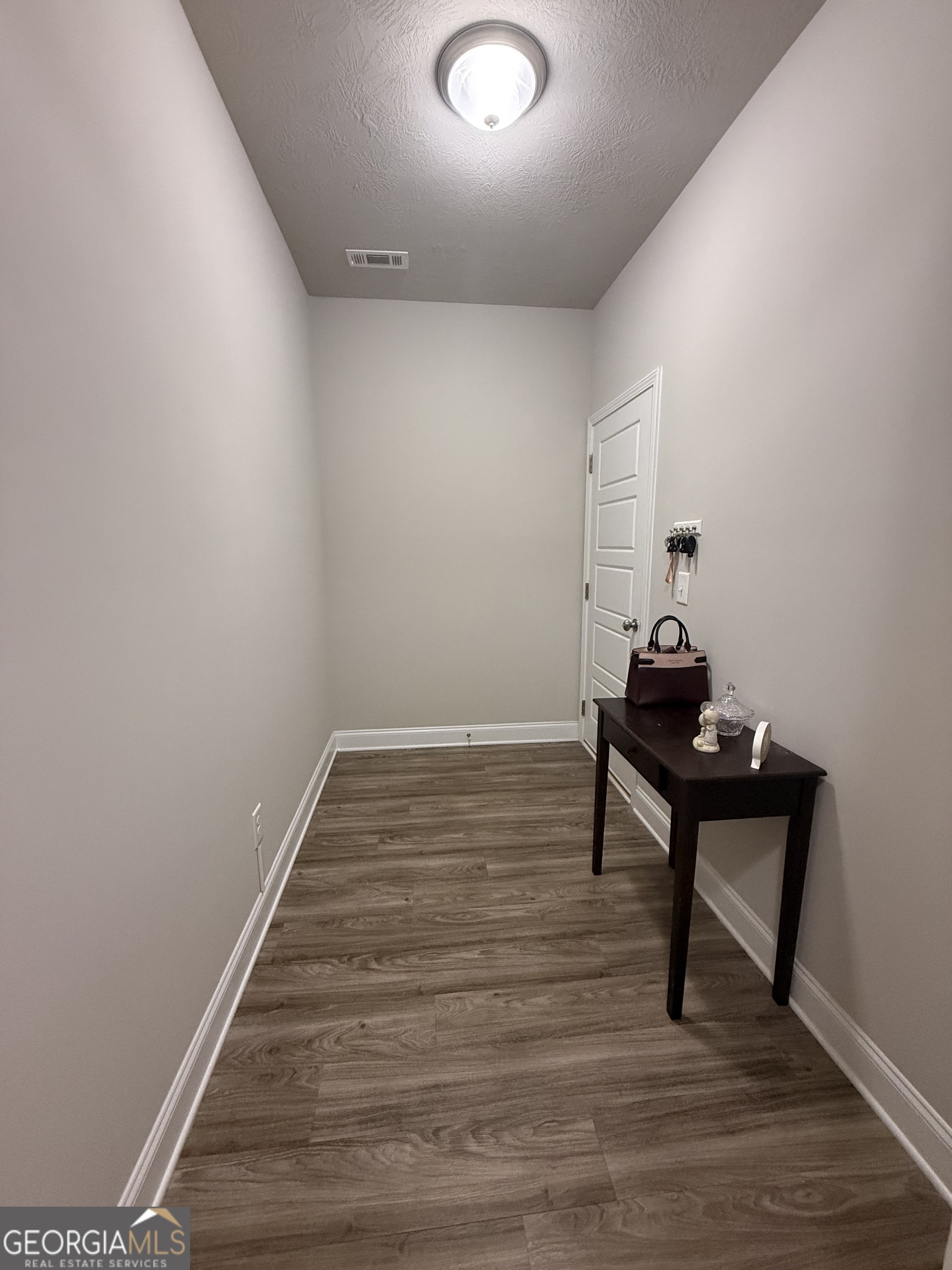 136 Pebble Lane Property Photo 12