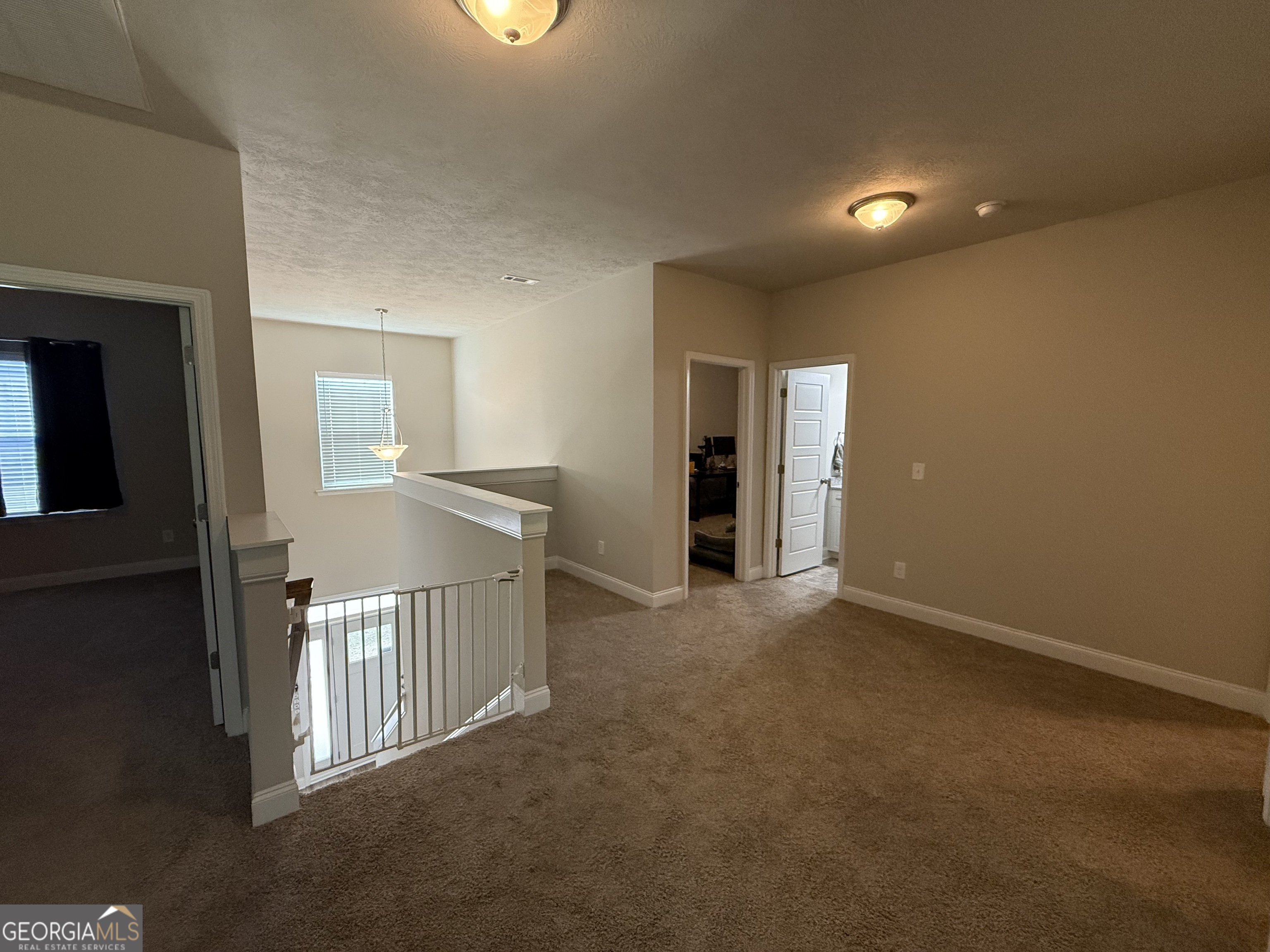 136 Pebble Lane Property Photo 15
