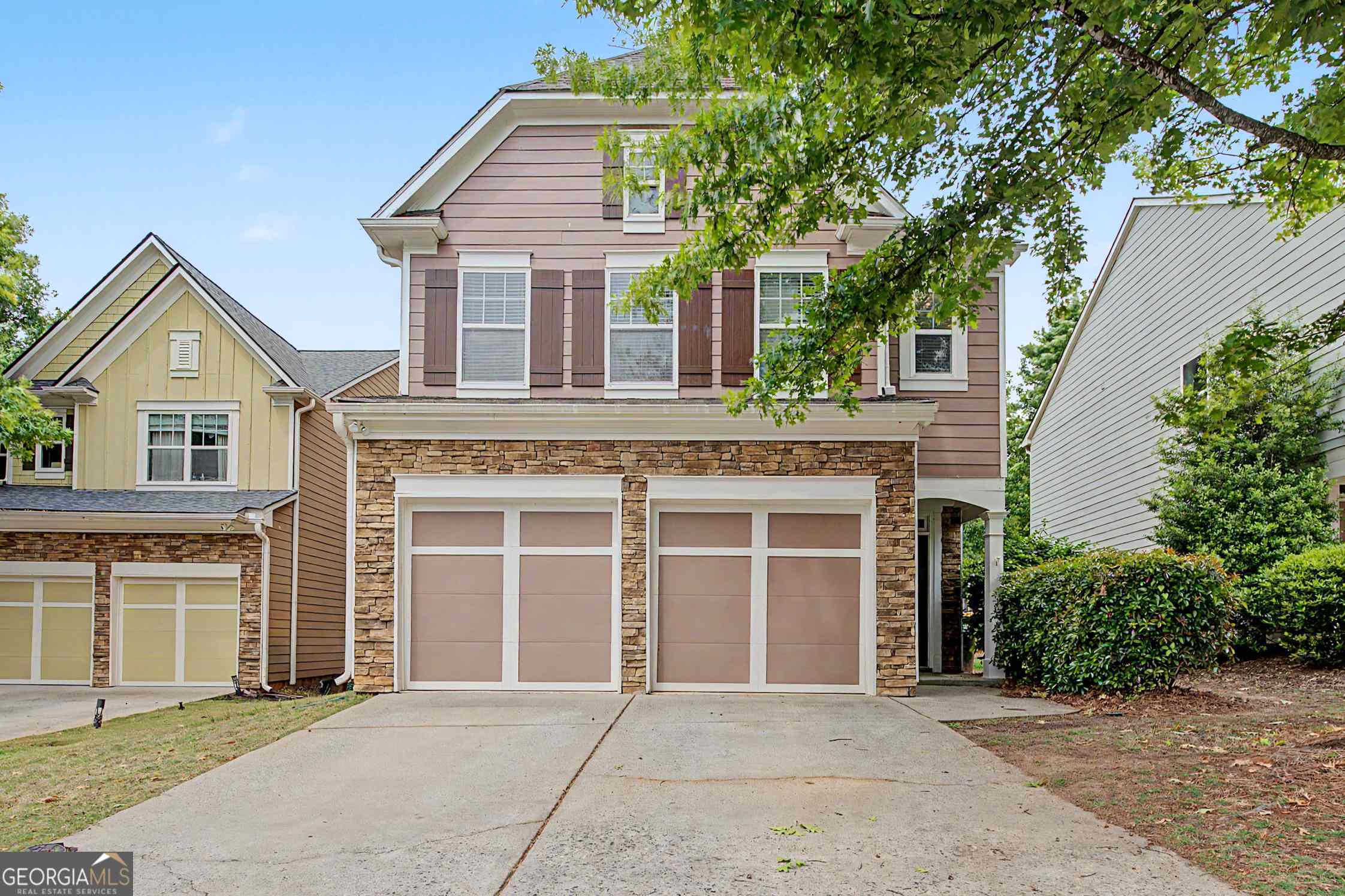 6060 Bentley Way Property Photo 1