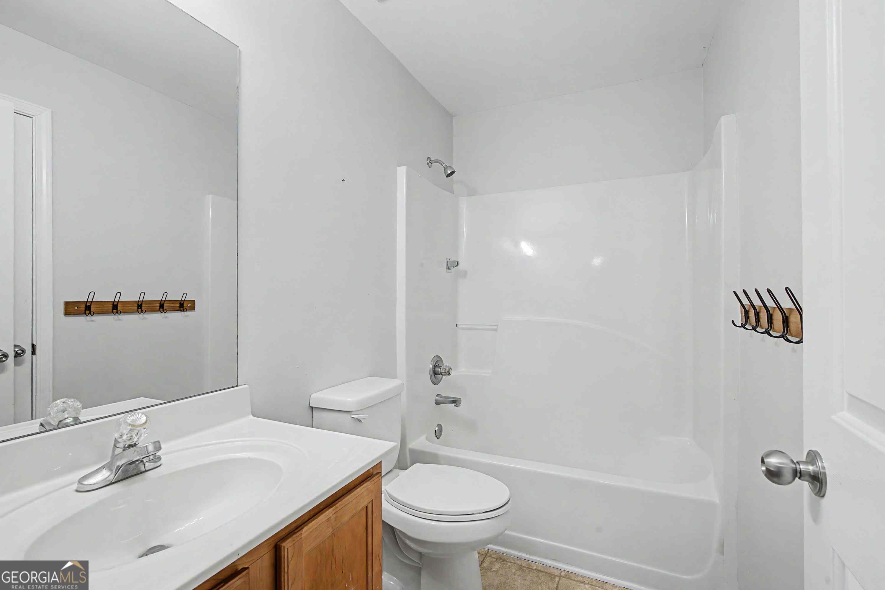6060 Bentley Way Property Photo 15