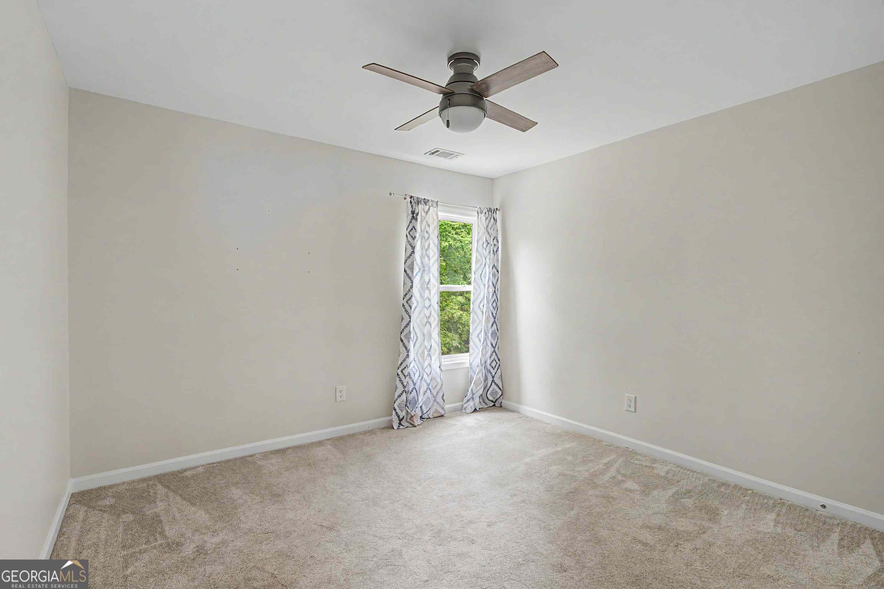 6060 Bentley Way Property Photo 17
