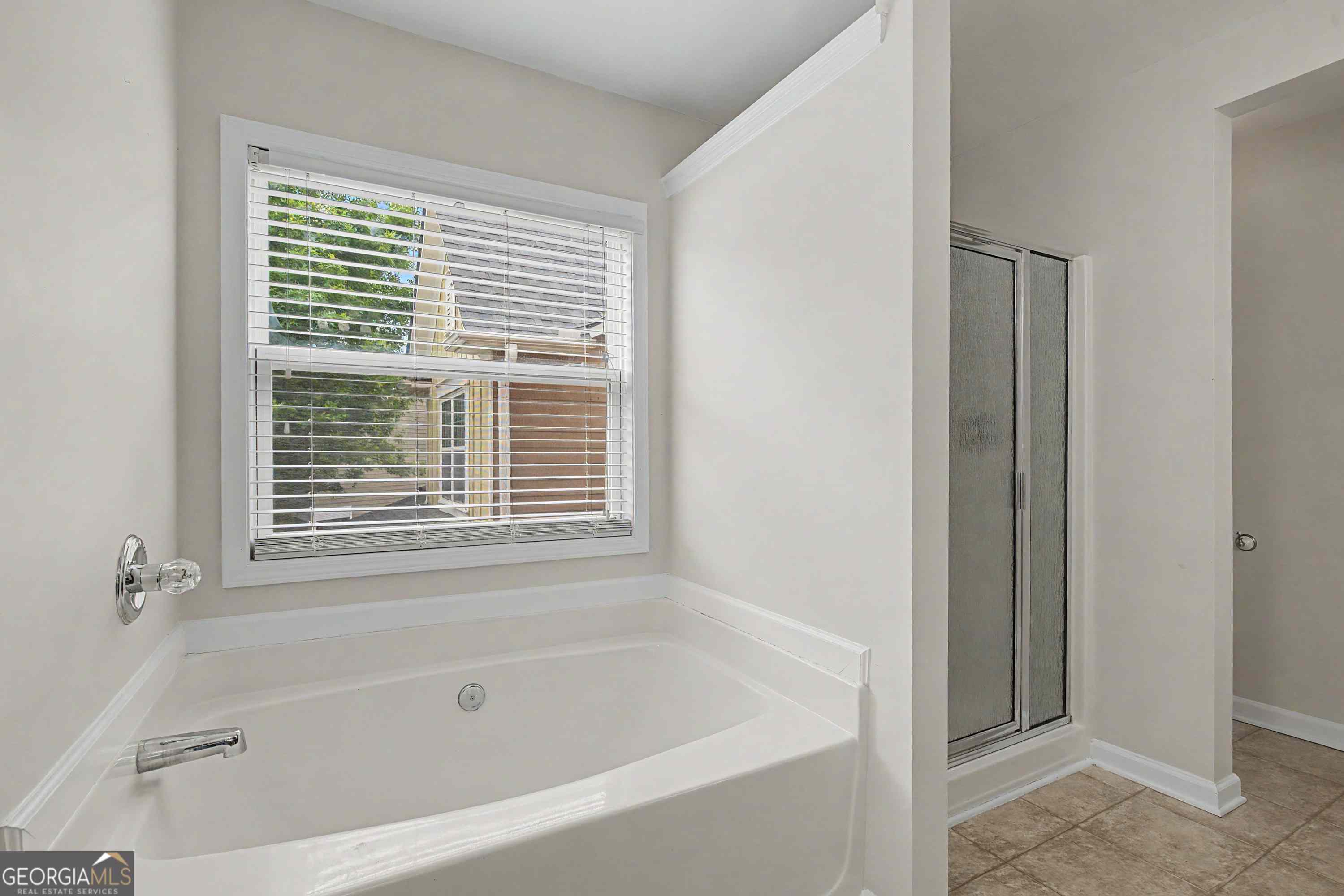 6060 Bentley Way Property Photo 21