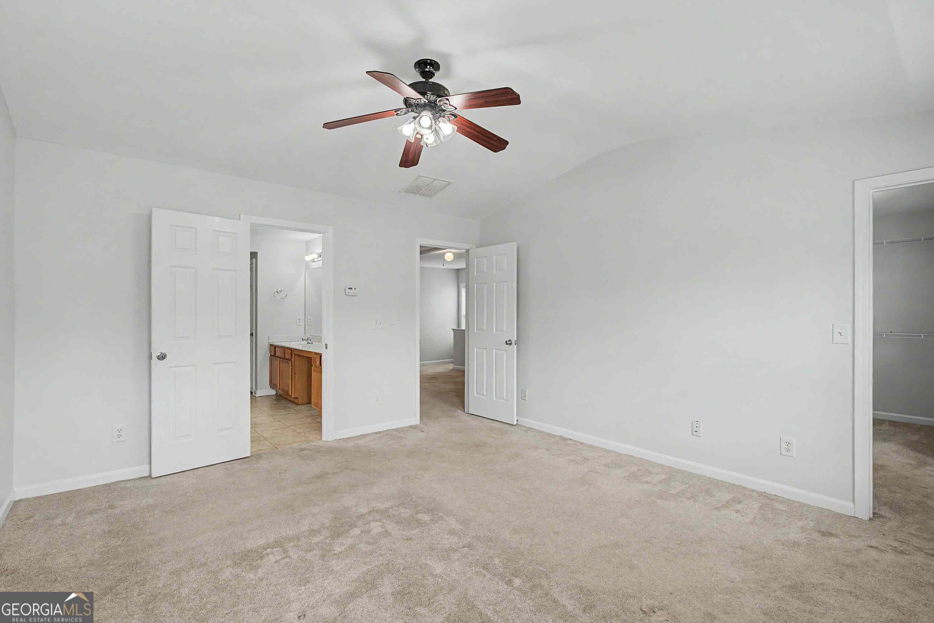 6060 Bentley Way Property Photo 24