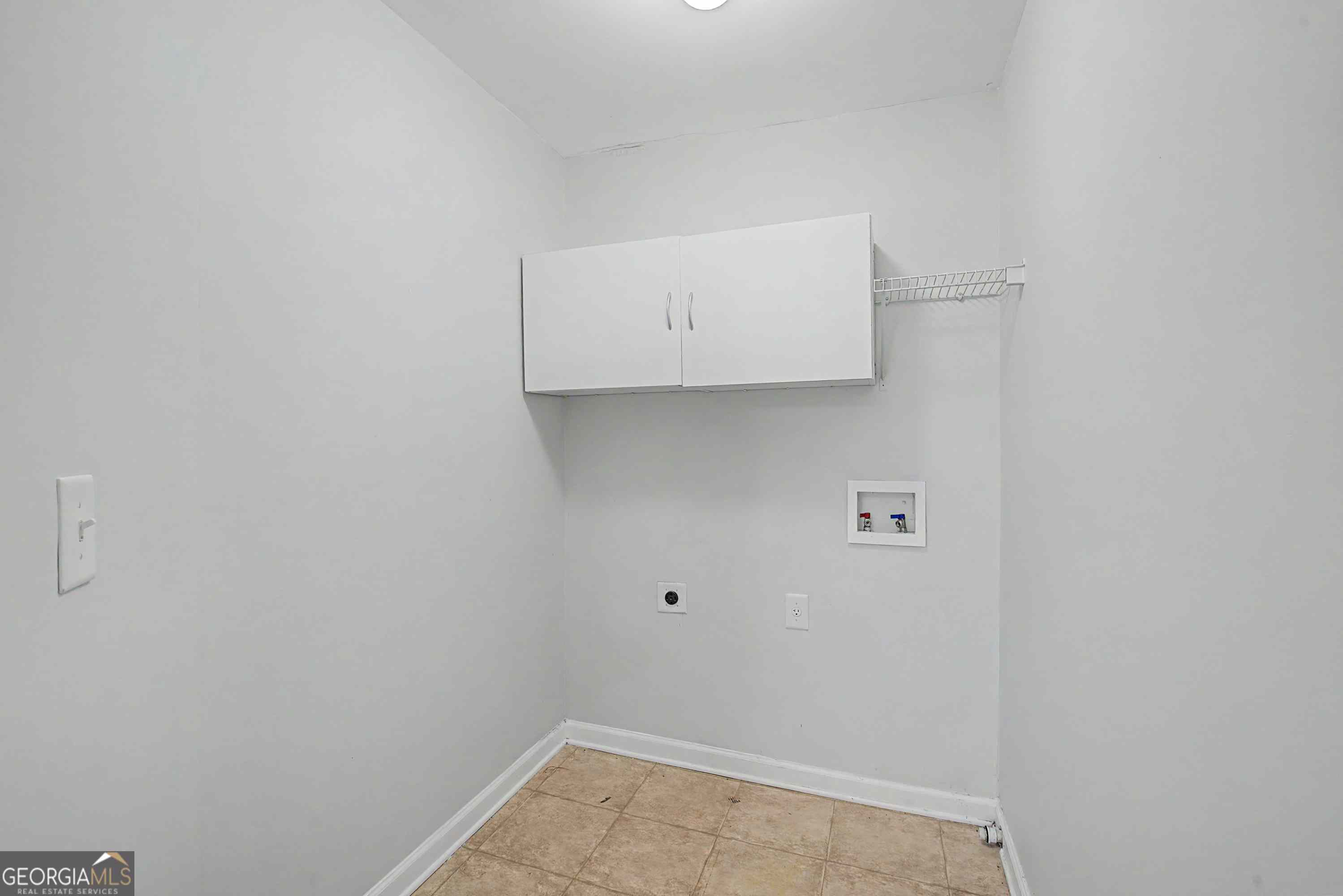 6060 Bentley Way Property Photo 26