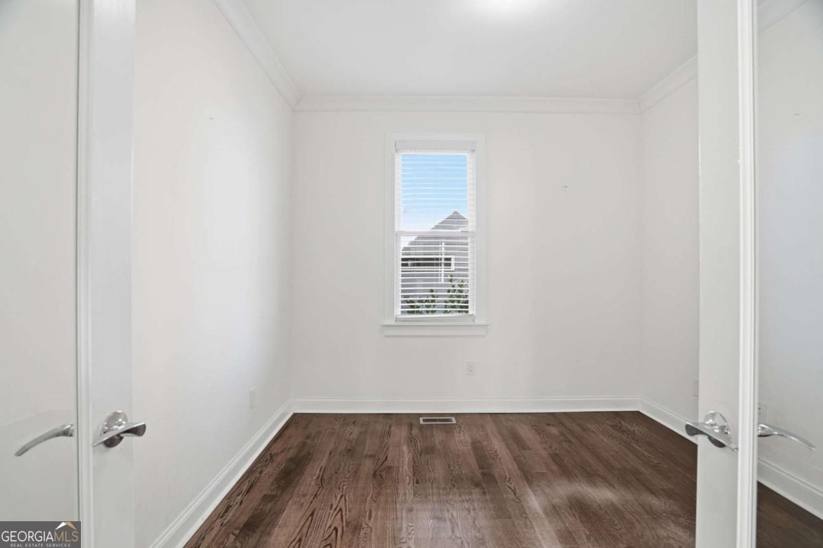 210 S Howard Street Se Property Photo 10