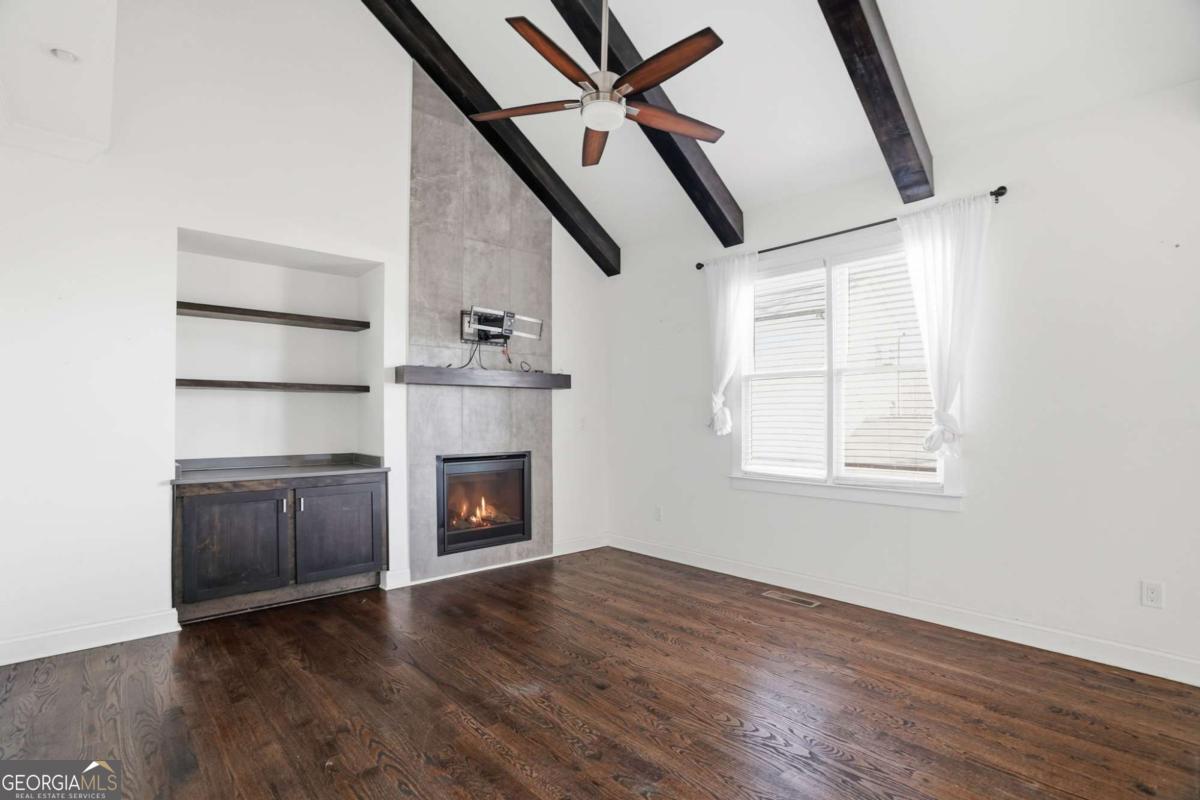 210 S Howard Street Se Property Photo 13