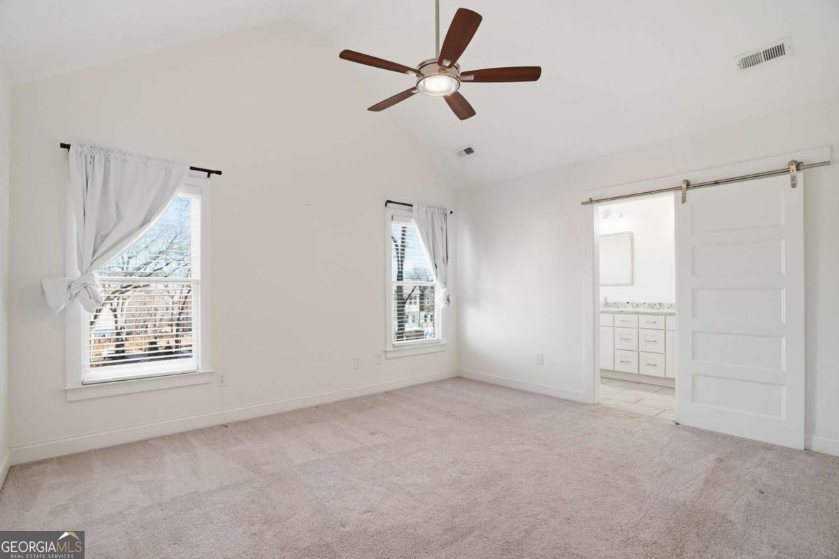 210 S Howard Street Se Property Photo 24
