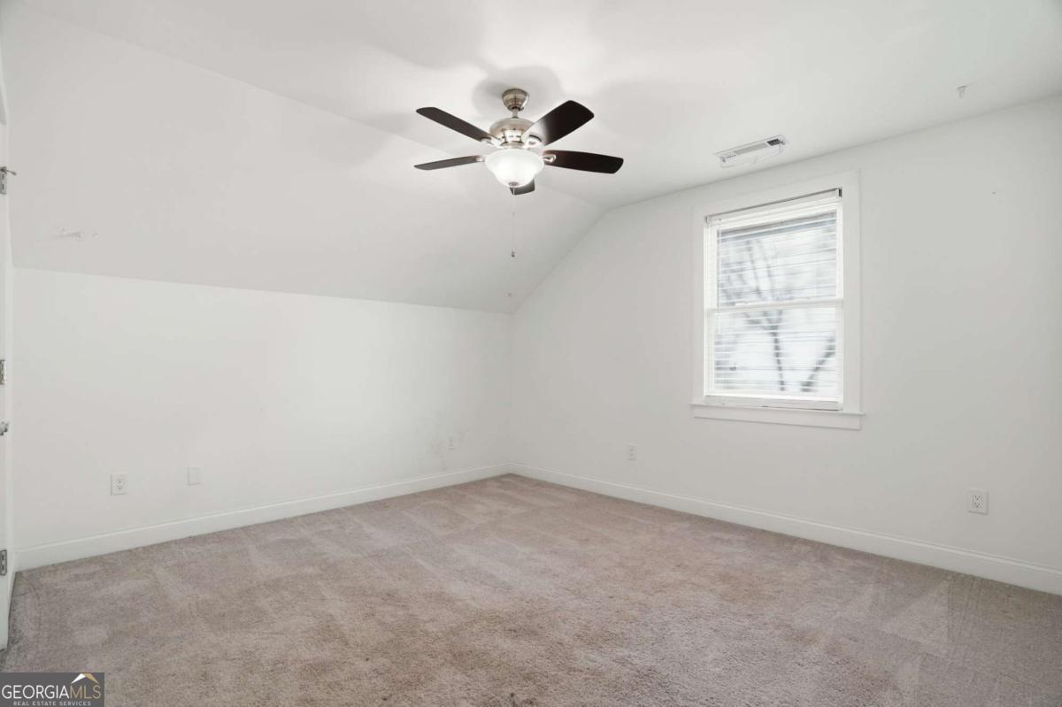 210 S Howard Street Se Property Photo 32