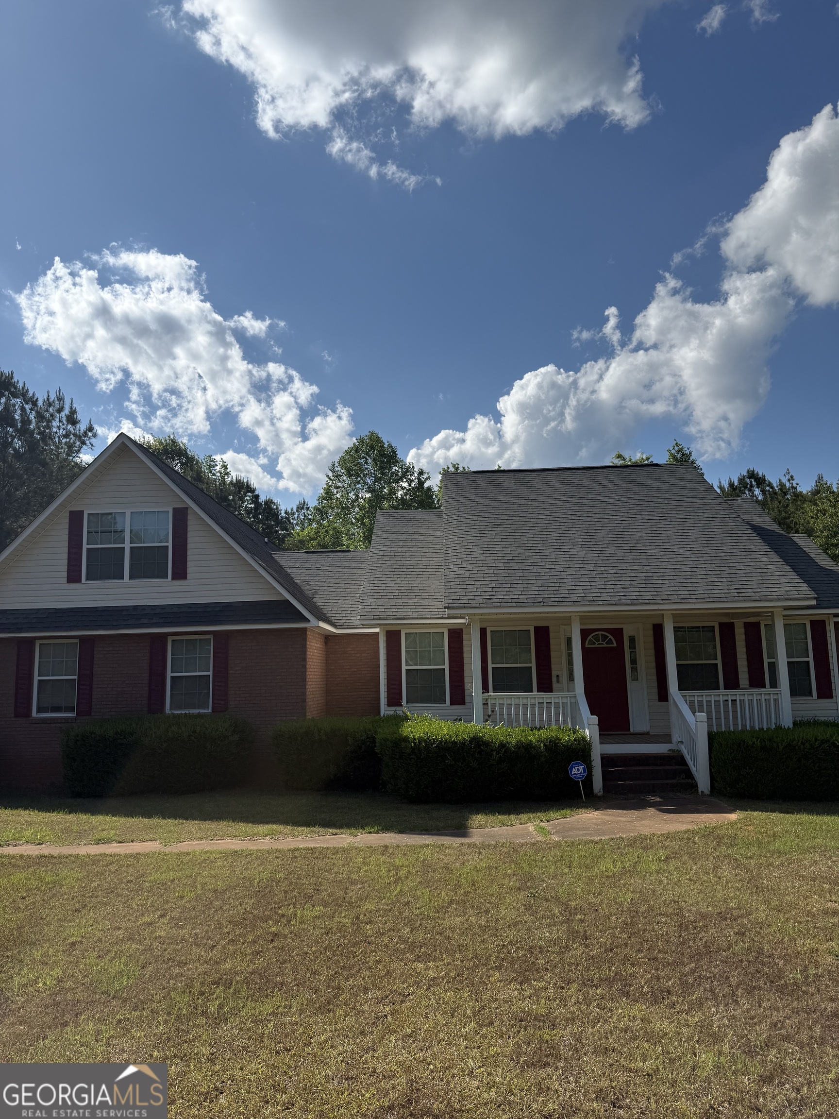 105 Nealys Way Property Photo 3