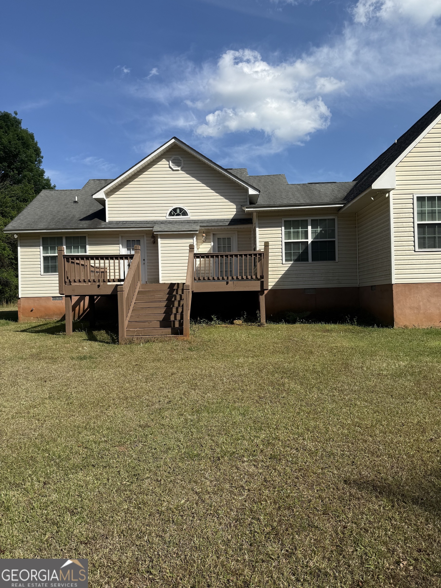 105 Nealys Way Property Photo 7