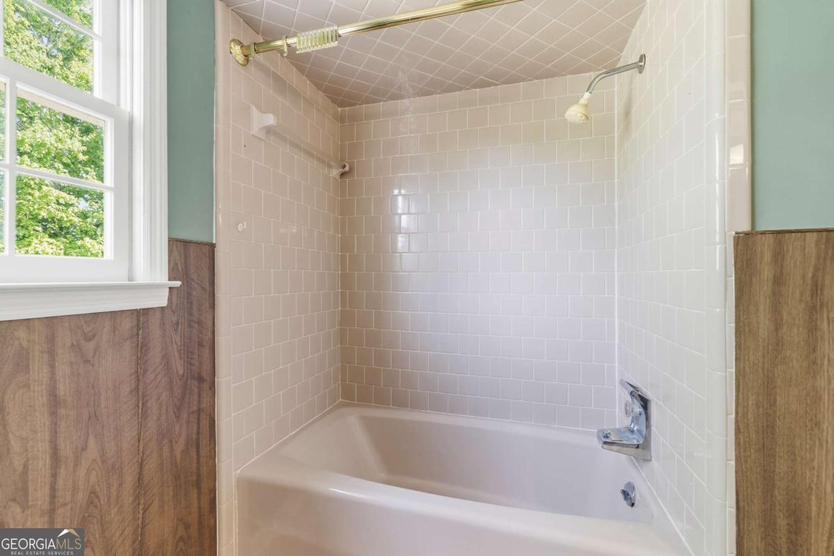 56 Claymont Road Property Photo 37