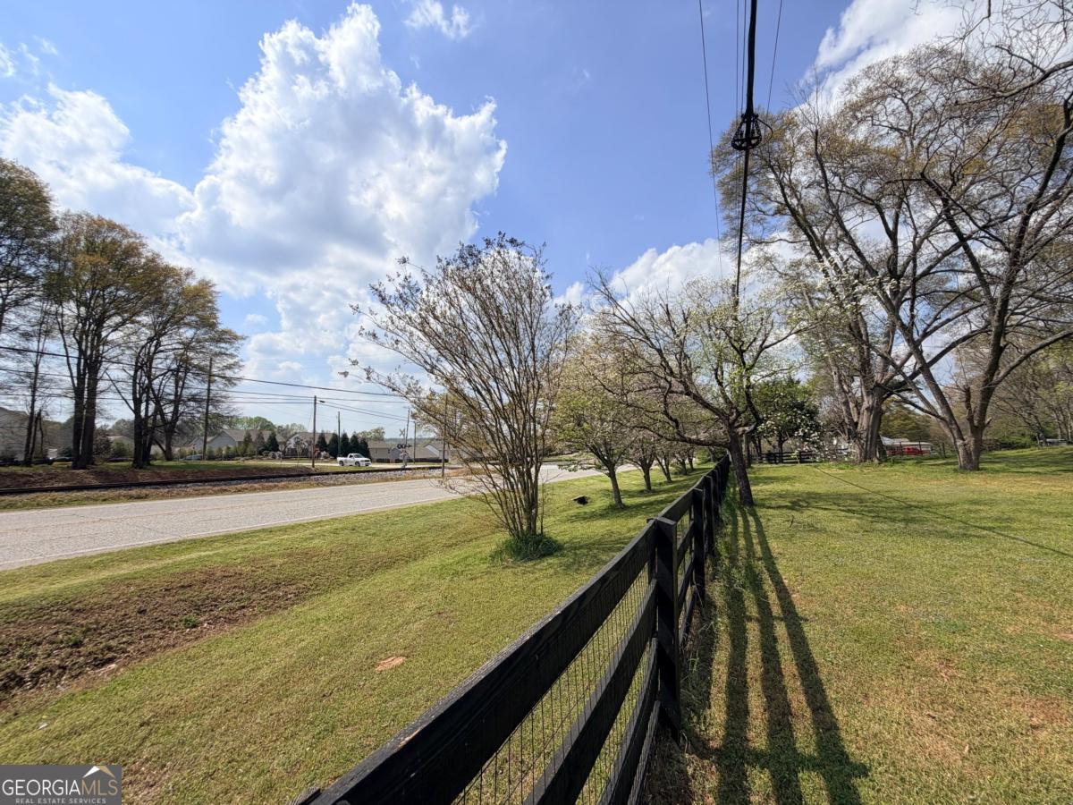 662 Old Gainesville Highway Property Photo 1