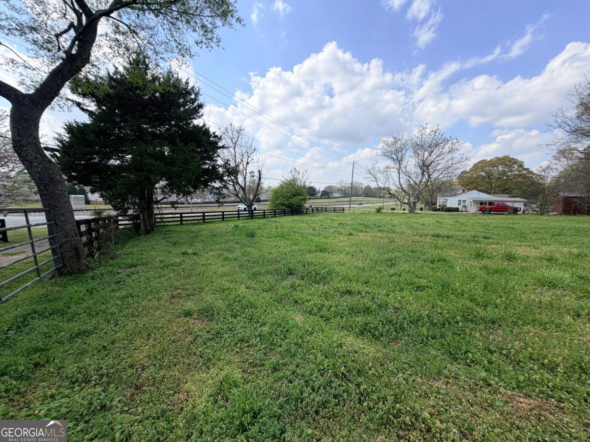 662 Old Gainesville Highway Property Photo 10