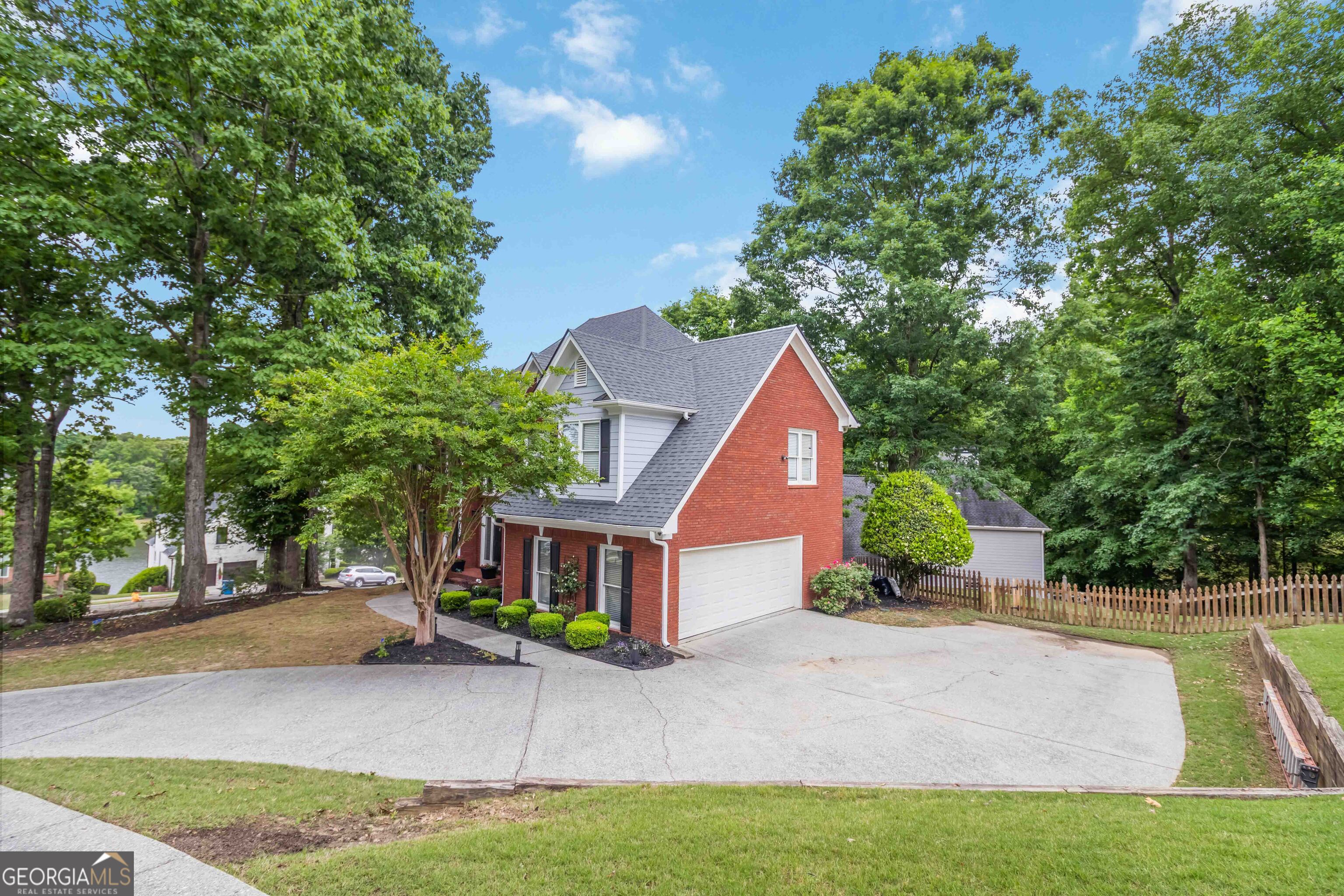 1405 Lamont Circle Property Photo 9