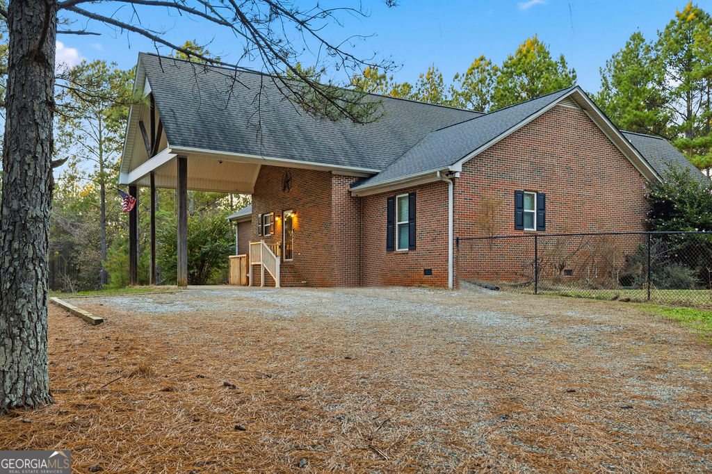 1907 Mountain Creek Church Road Property Photo 3