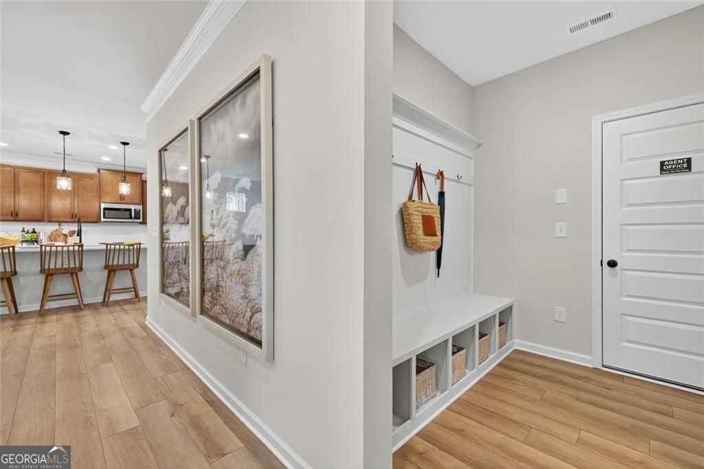 553 Grover Street Property Photo 24