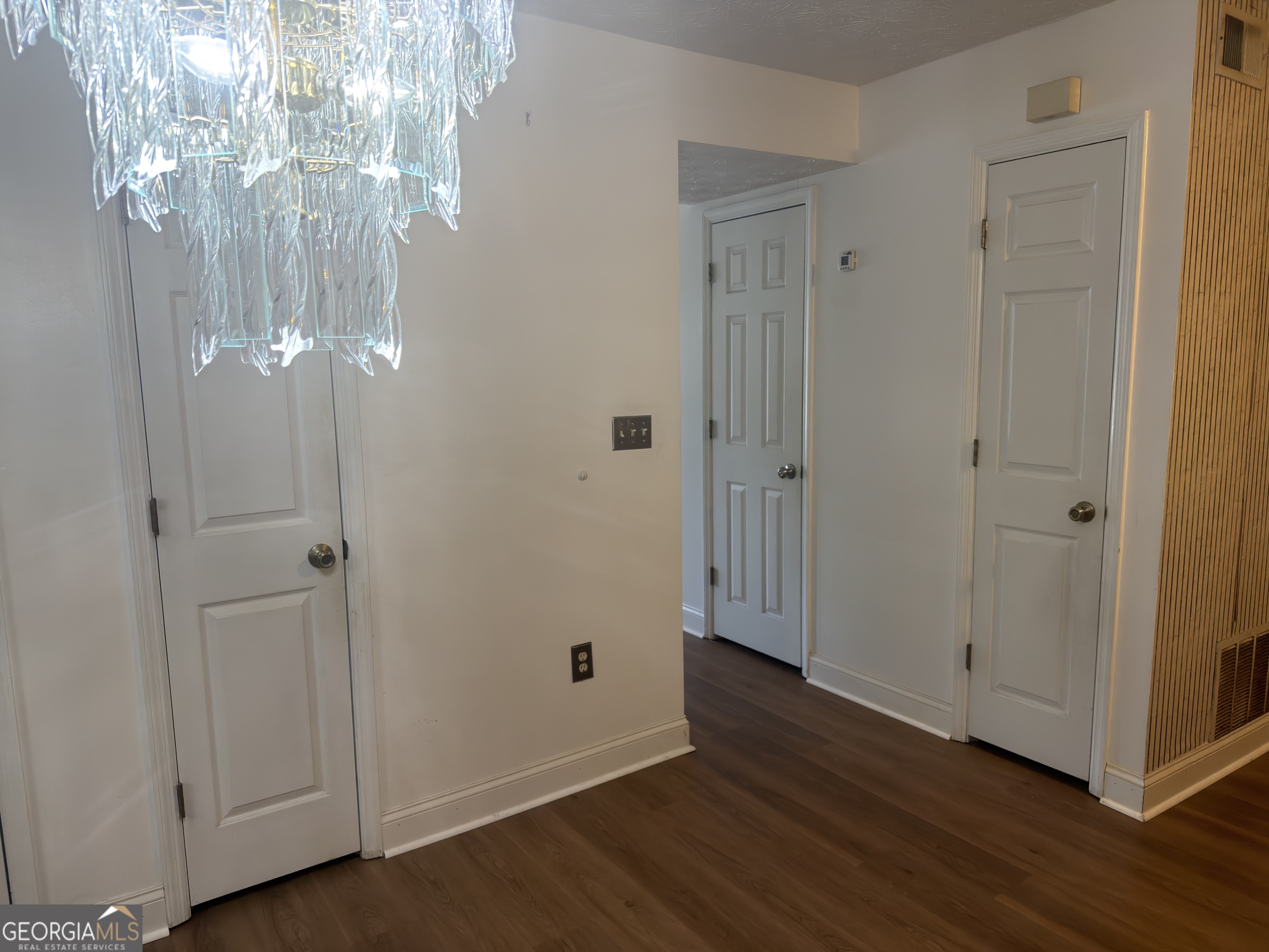2270 Wellington Circle Property Photo 8