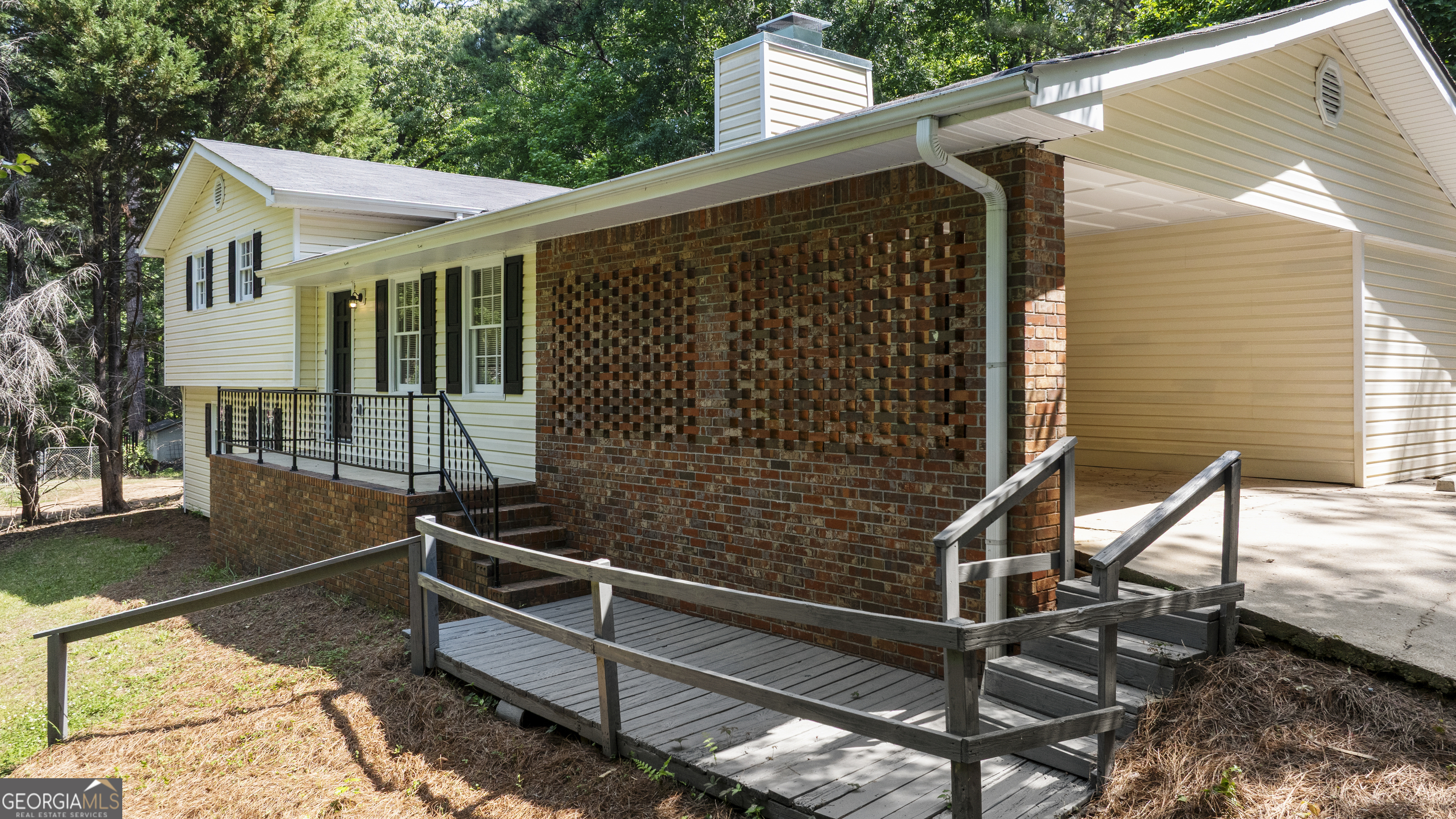 134 N Lake Drive Property Photo 3
