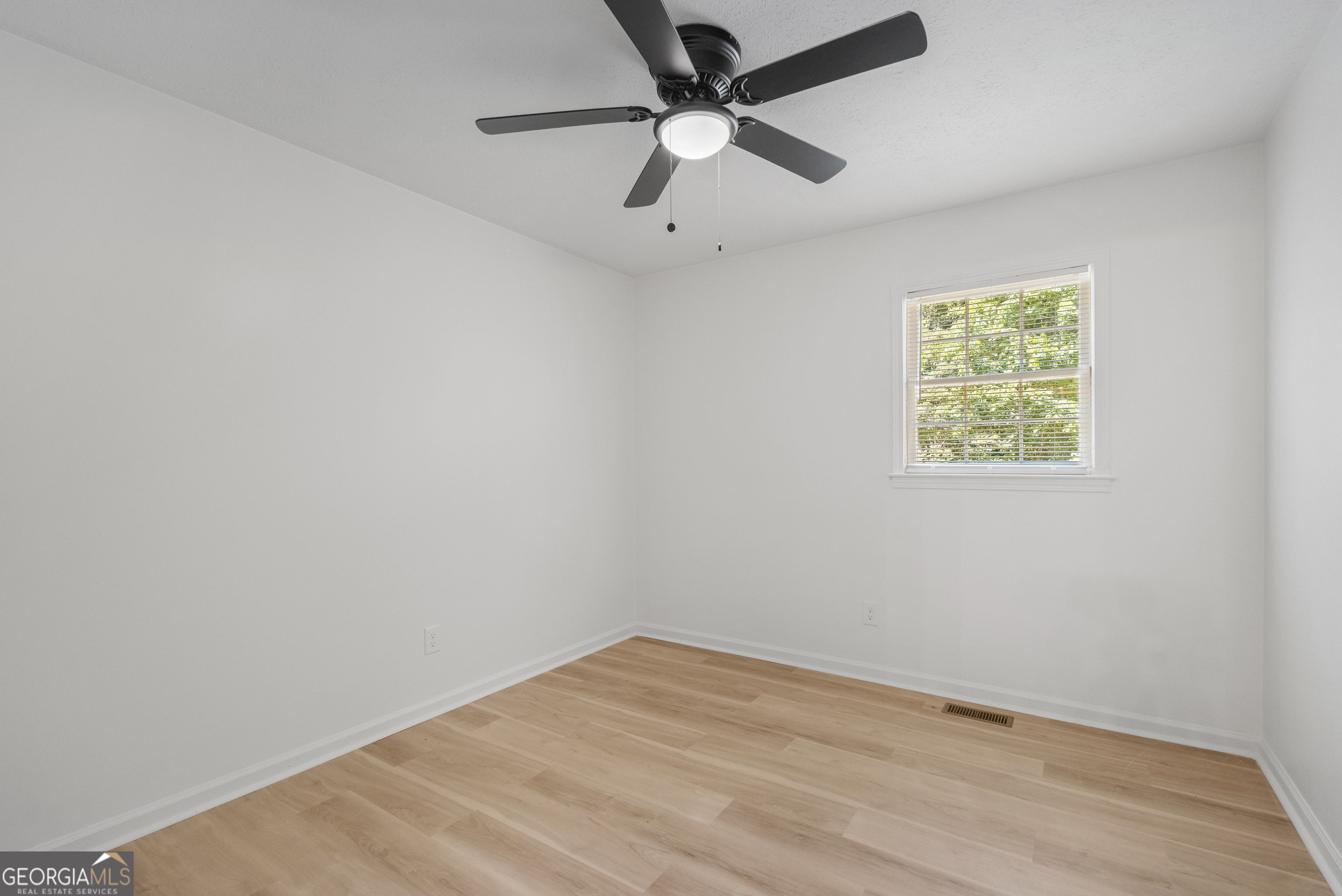 134 N Lake Drive Property Photo 12