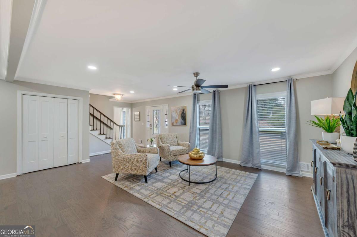 6805 Wright Road Property Photo 4