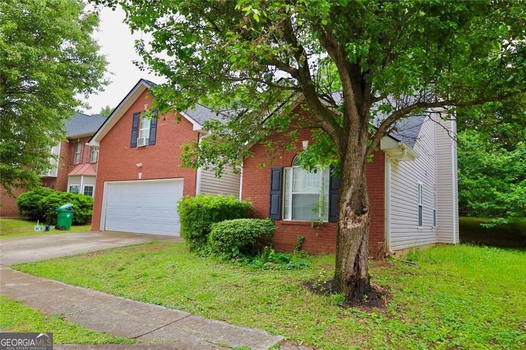 876 Ashton Oak Circle Property Photo 2