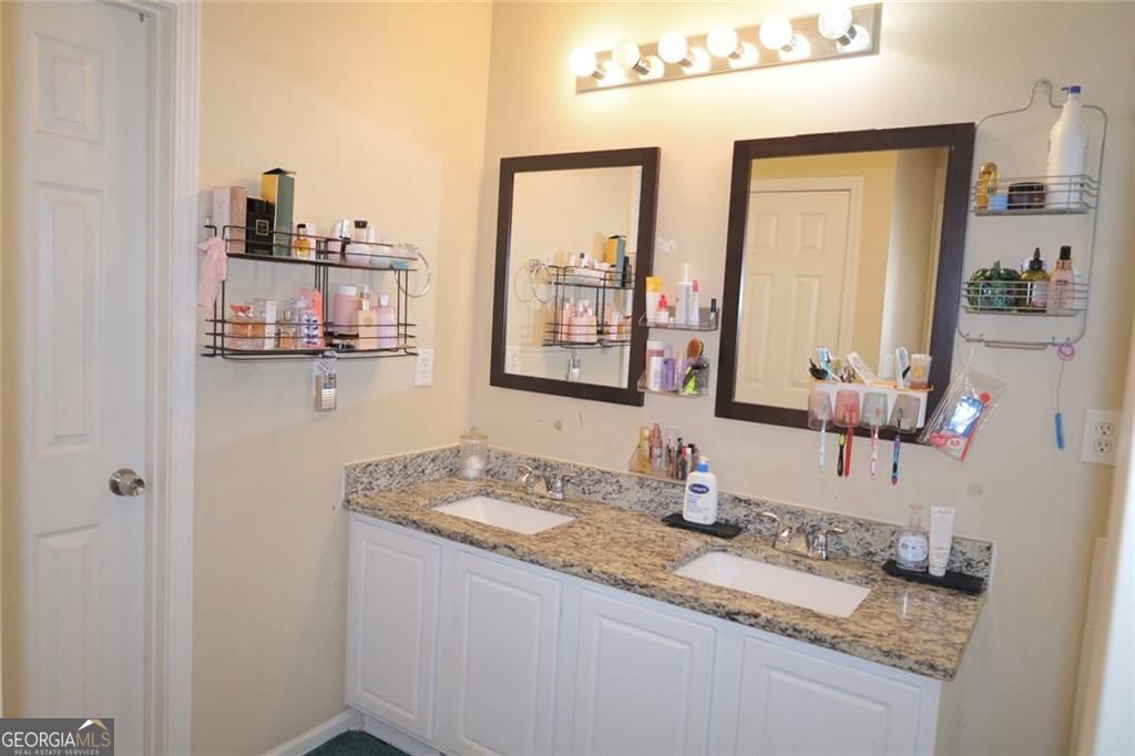 876 Ashton Oak Circle Property Photo 23