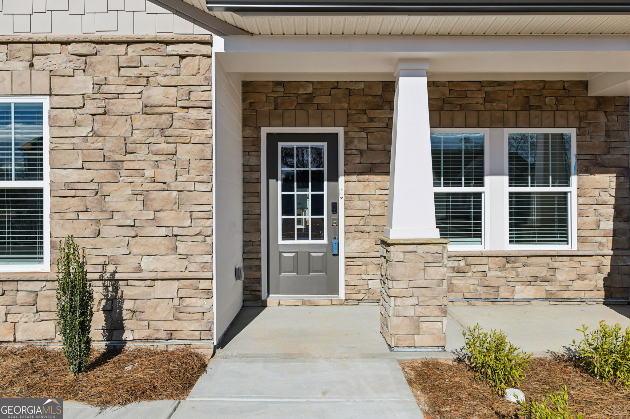 1290 Whitman Circle Property Photo 4
