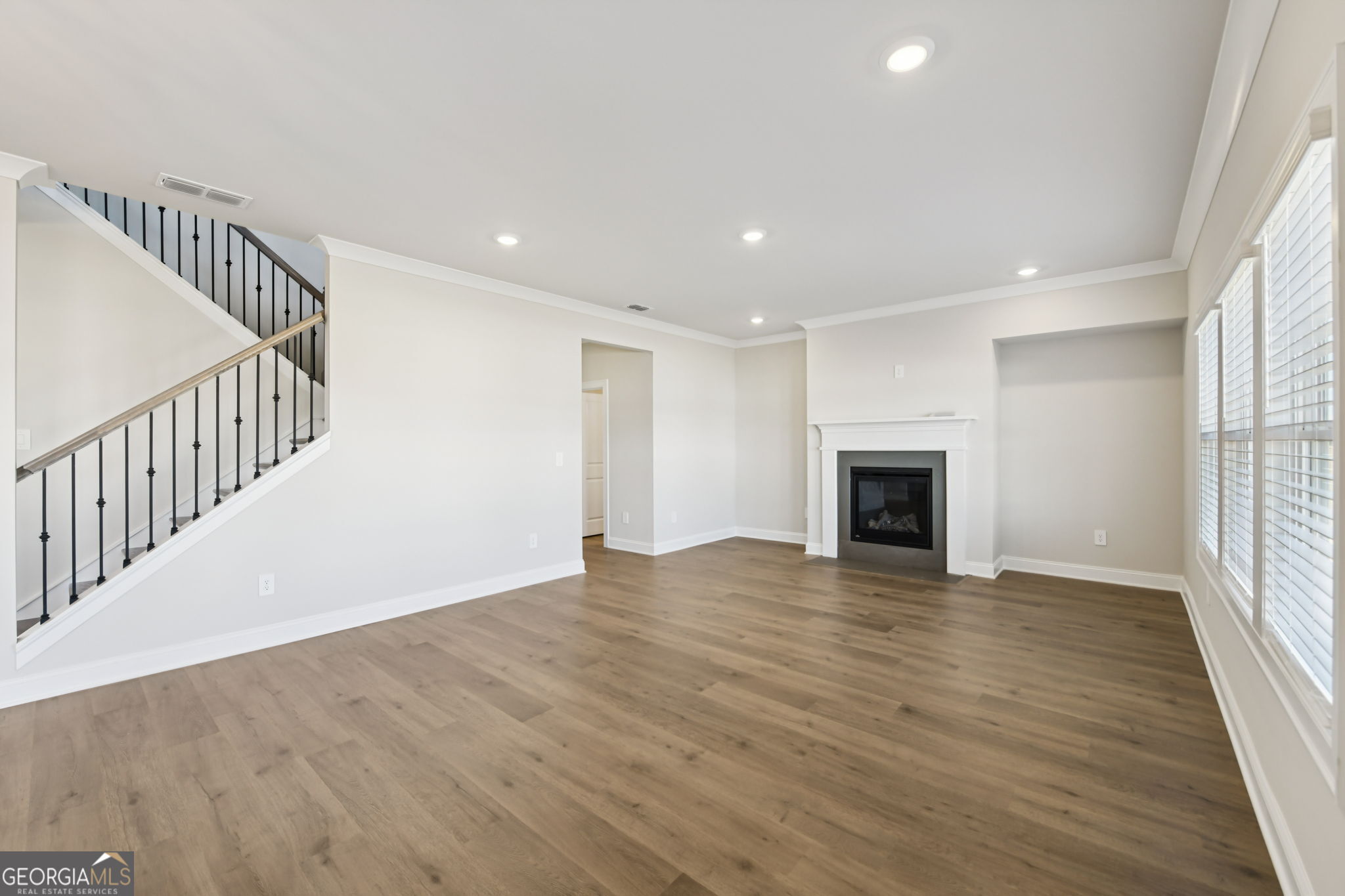 1290 Whitman Circle Property Photo 7