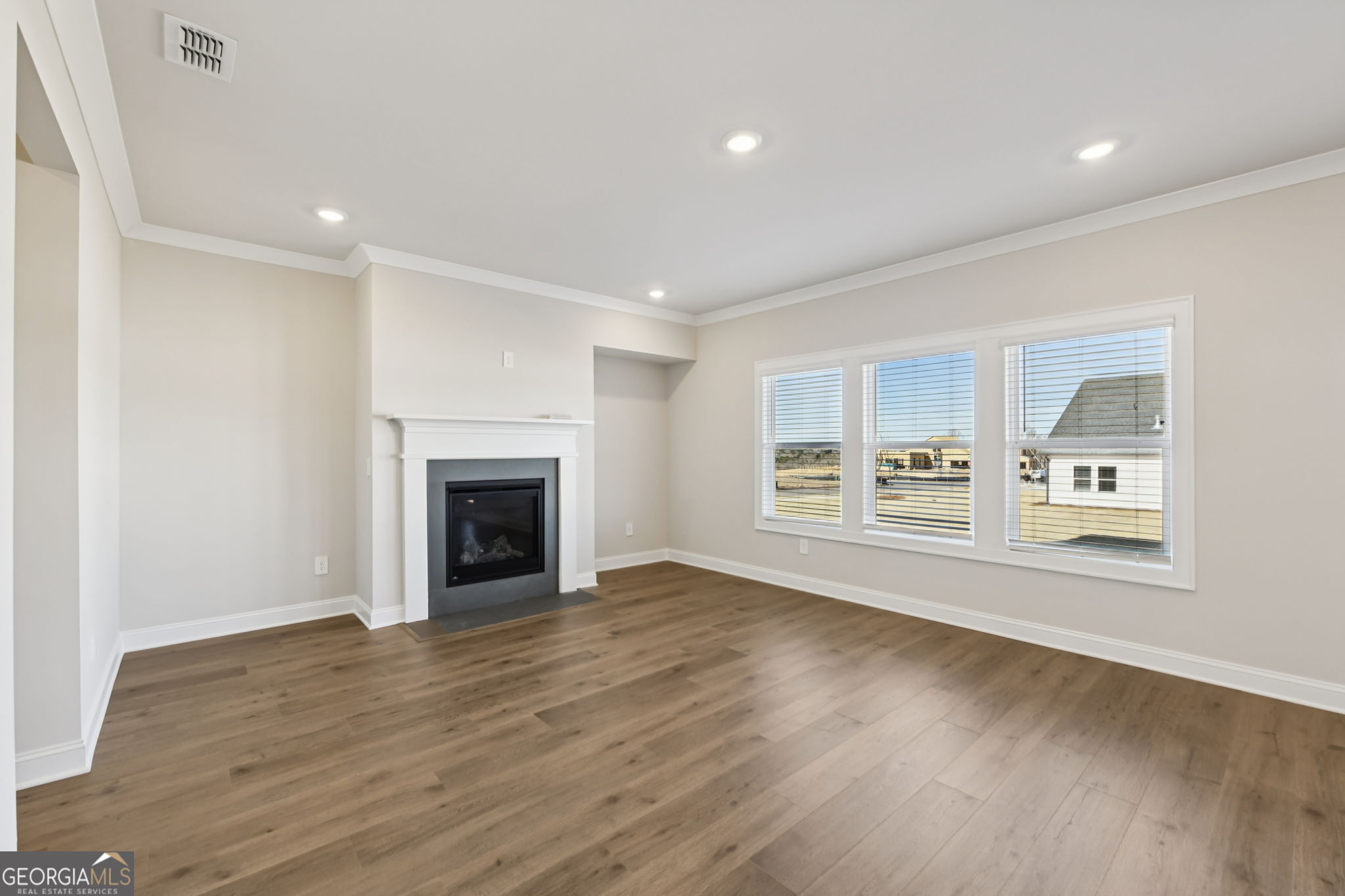 1290 Whitman Circle Property Photo 10